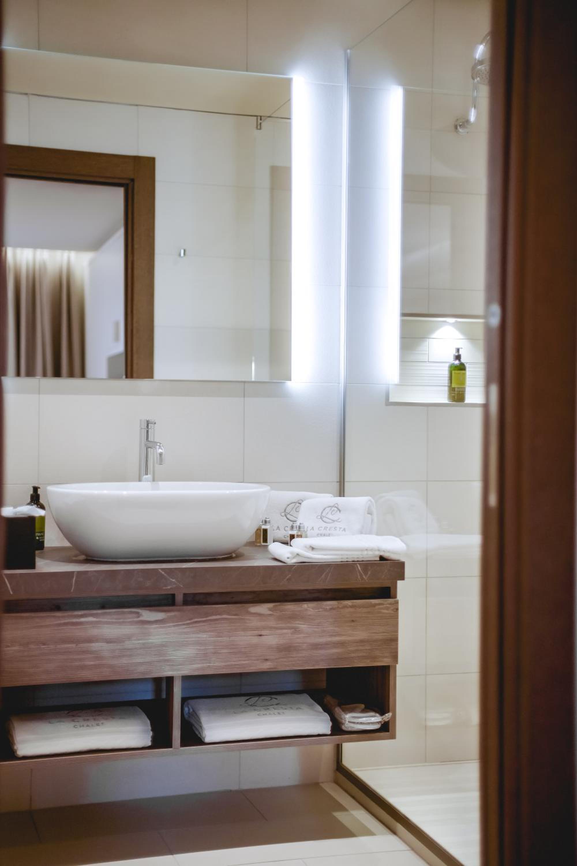 Three-Bedroom Suite photo 2