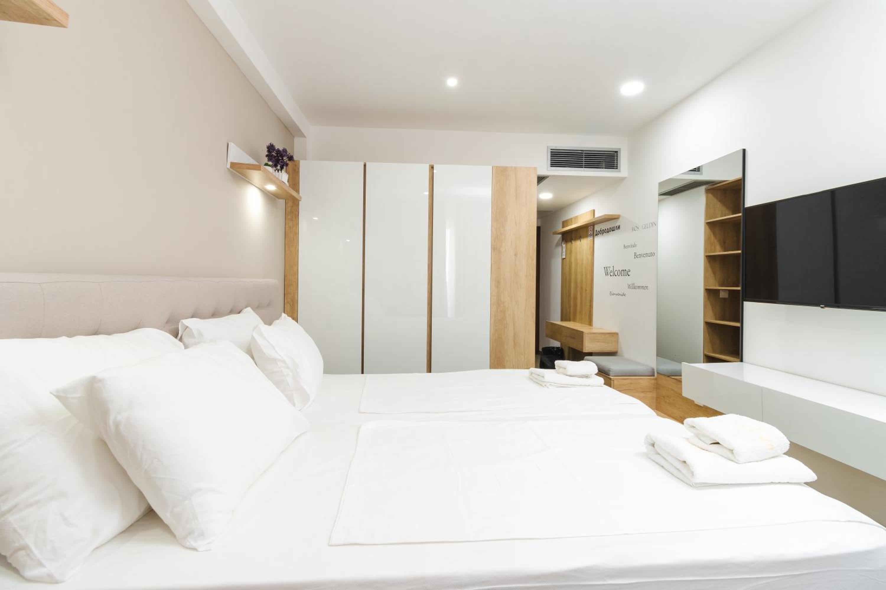 Deluxe Double Room with Balcony and Sea View