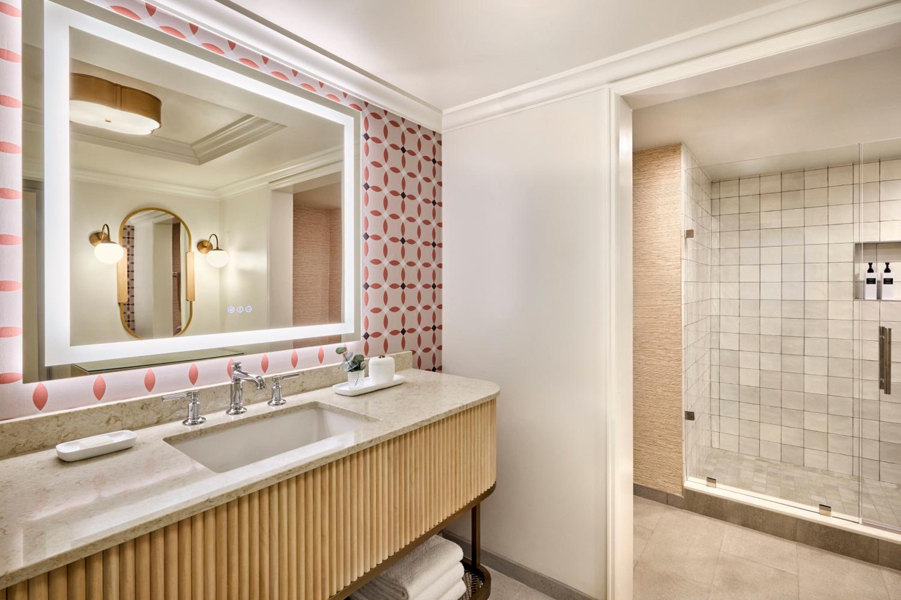 Junior Suite 1 King photo 2