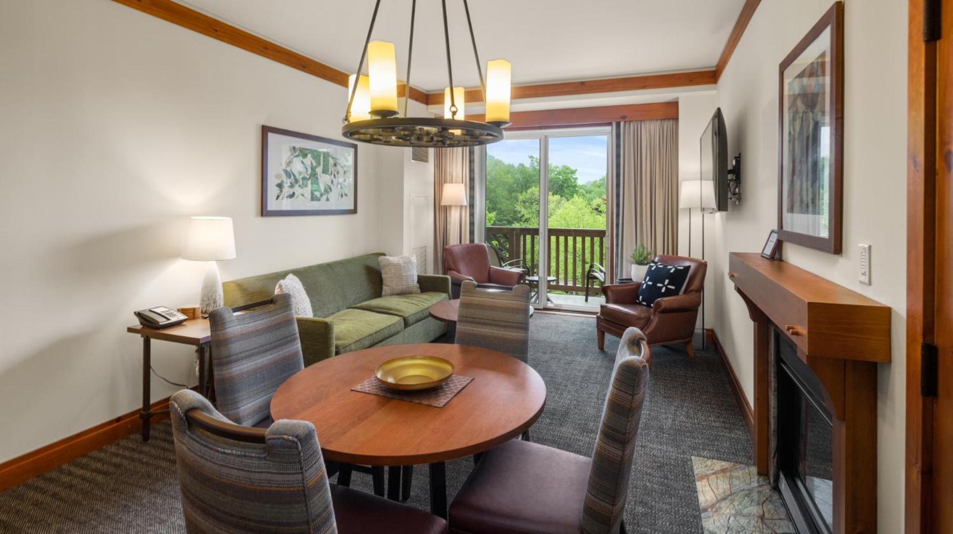 Three-Bedroom Suite photo 1