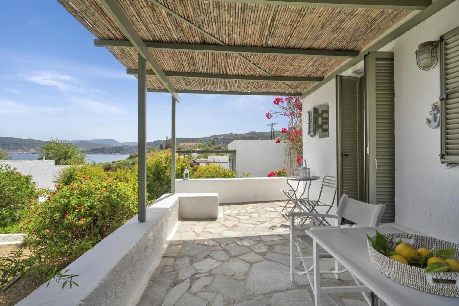 Two Bedroom Bungalow with Sea View photo 2