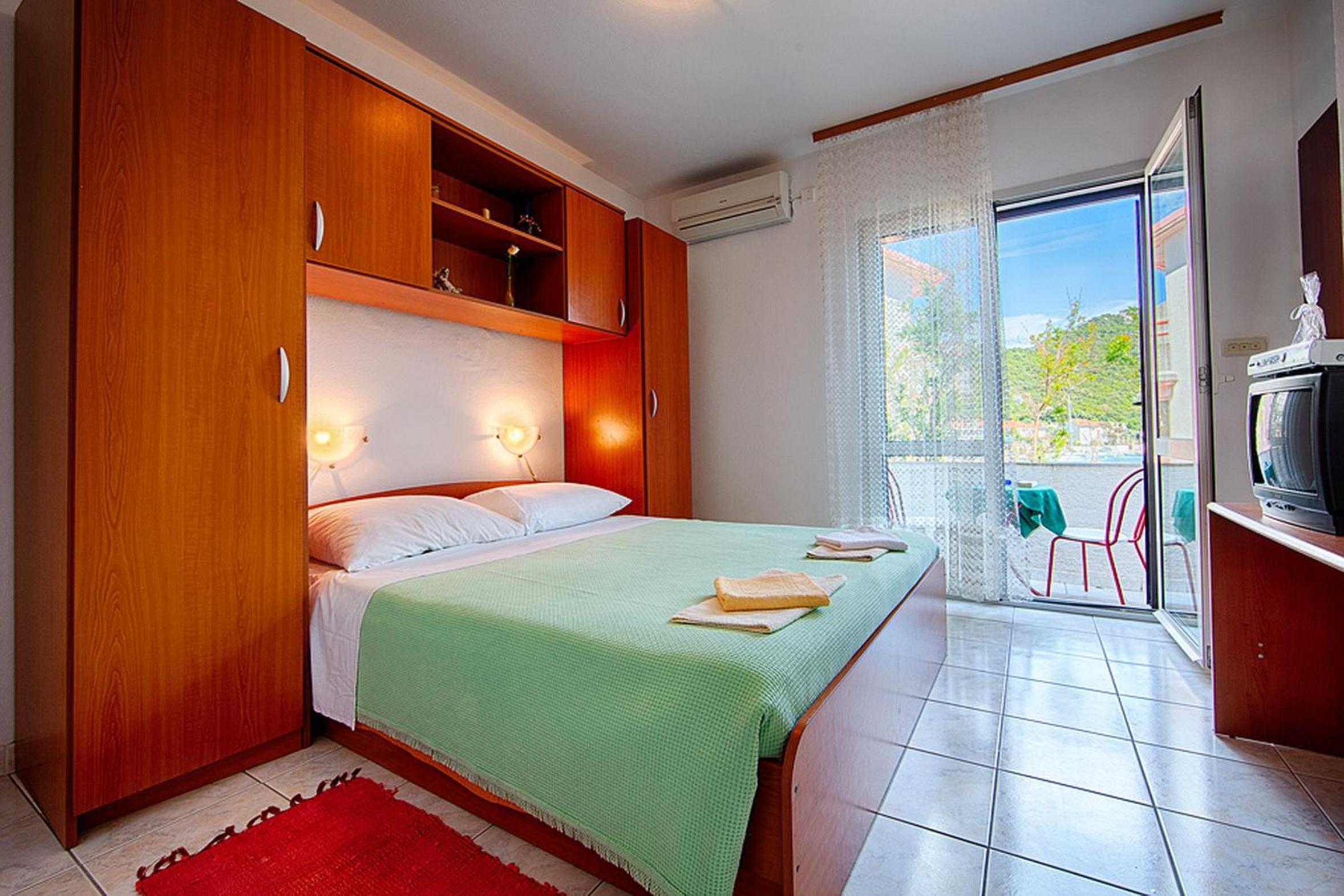 One-Bedroom Apartment with Balcony and Sea View - 2nd floor photo 1