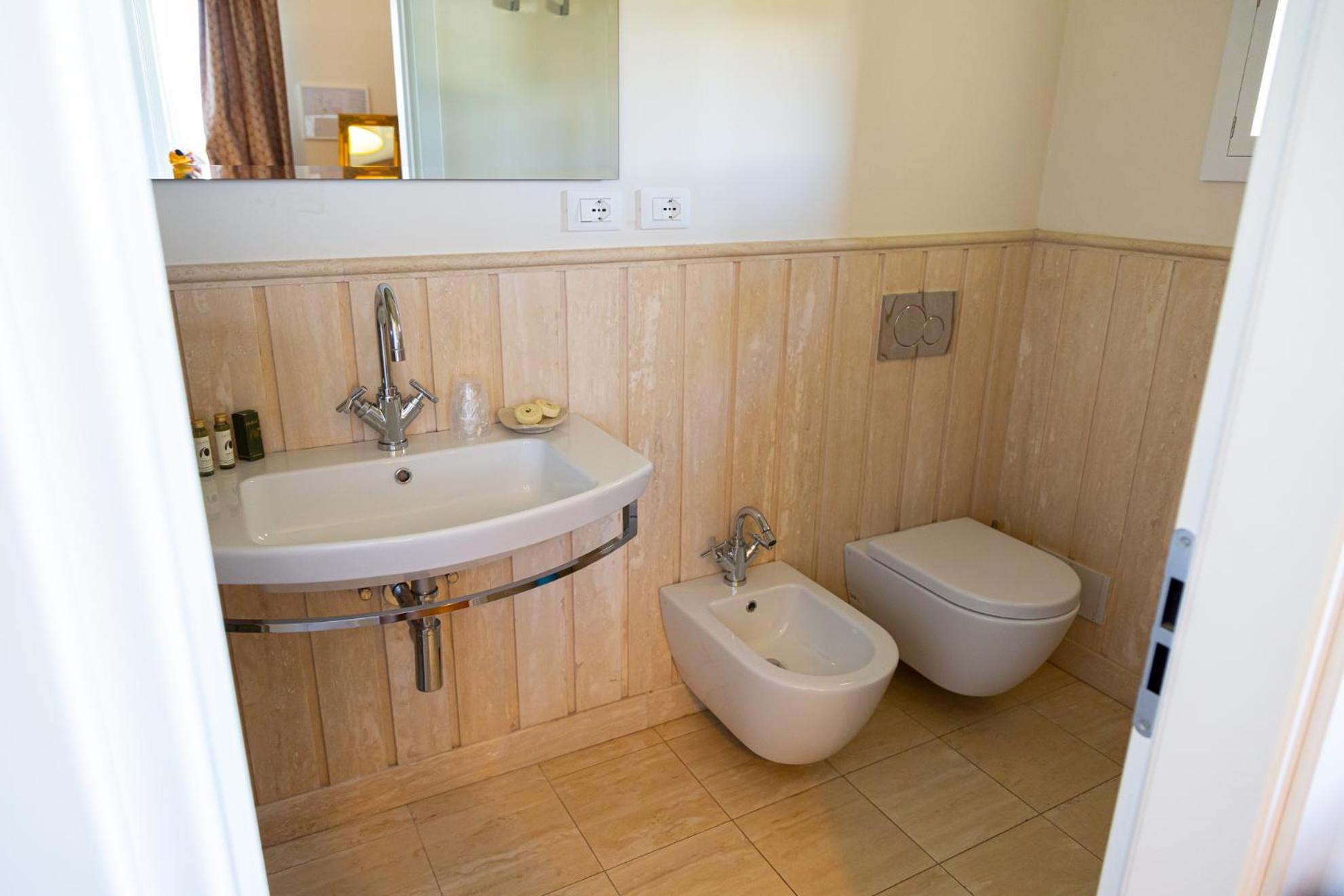 Superior Double Room - Photo 3