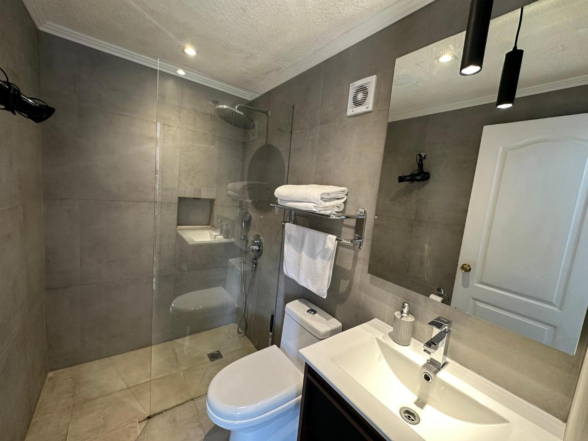Bungalow (3 Adults) photo 3