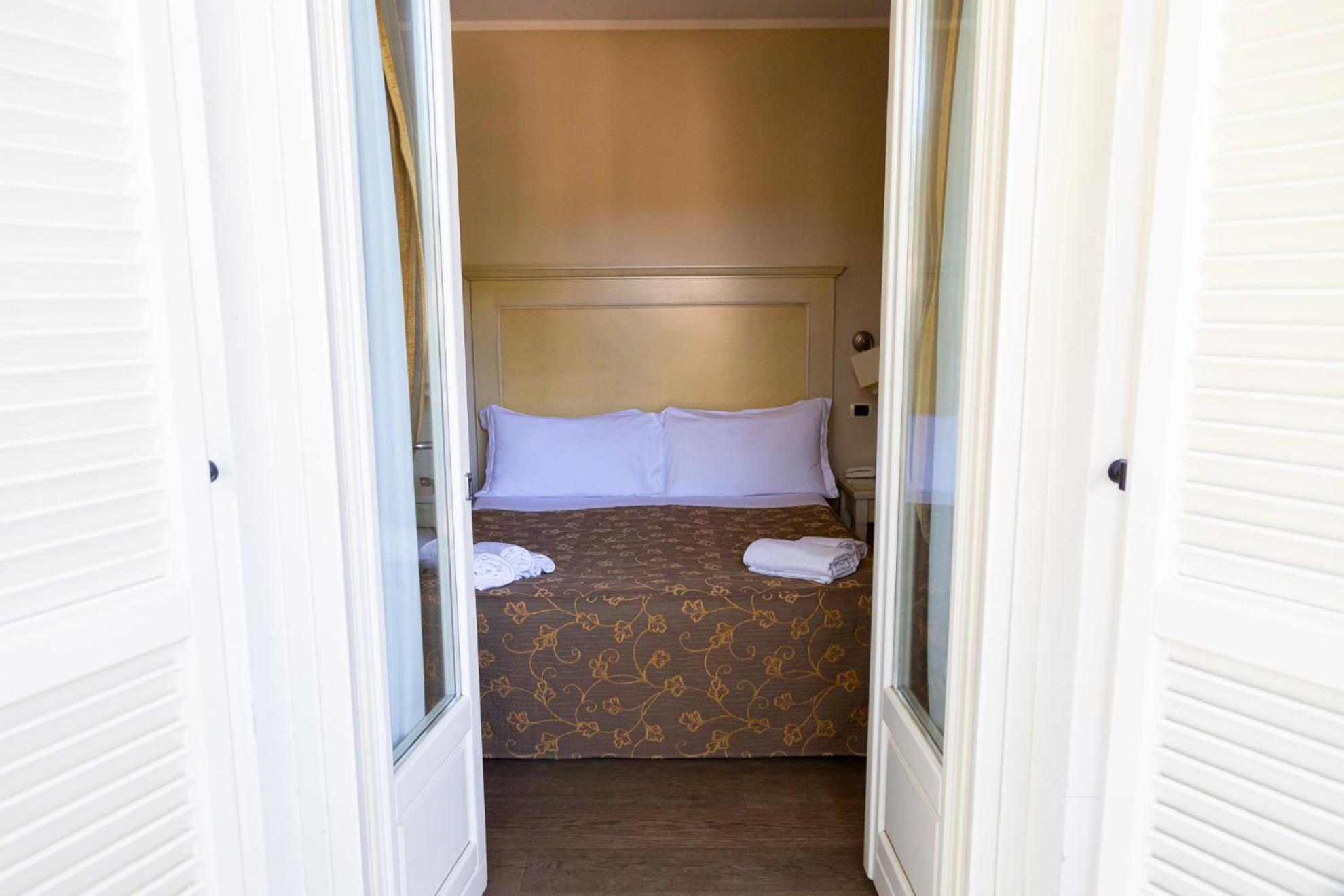 Superior Double Room - Photo 15