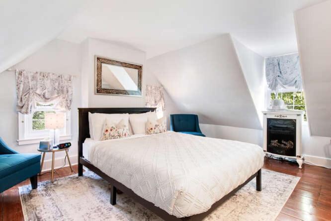 Queen Room
