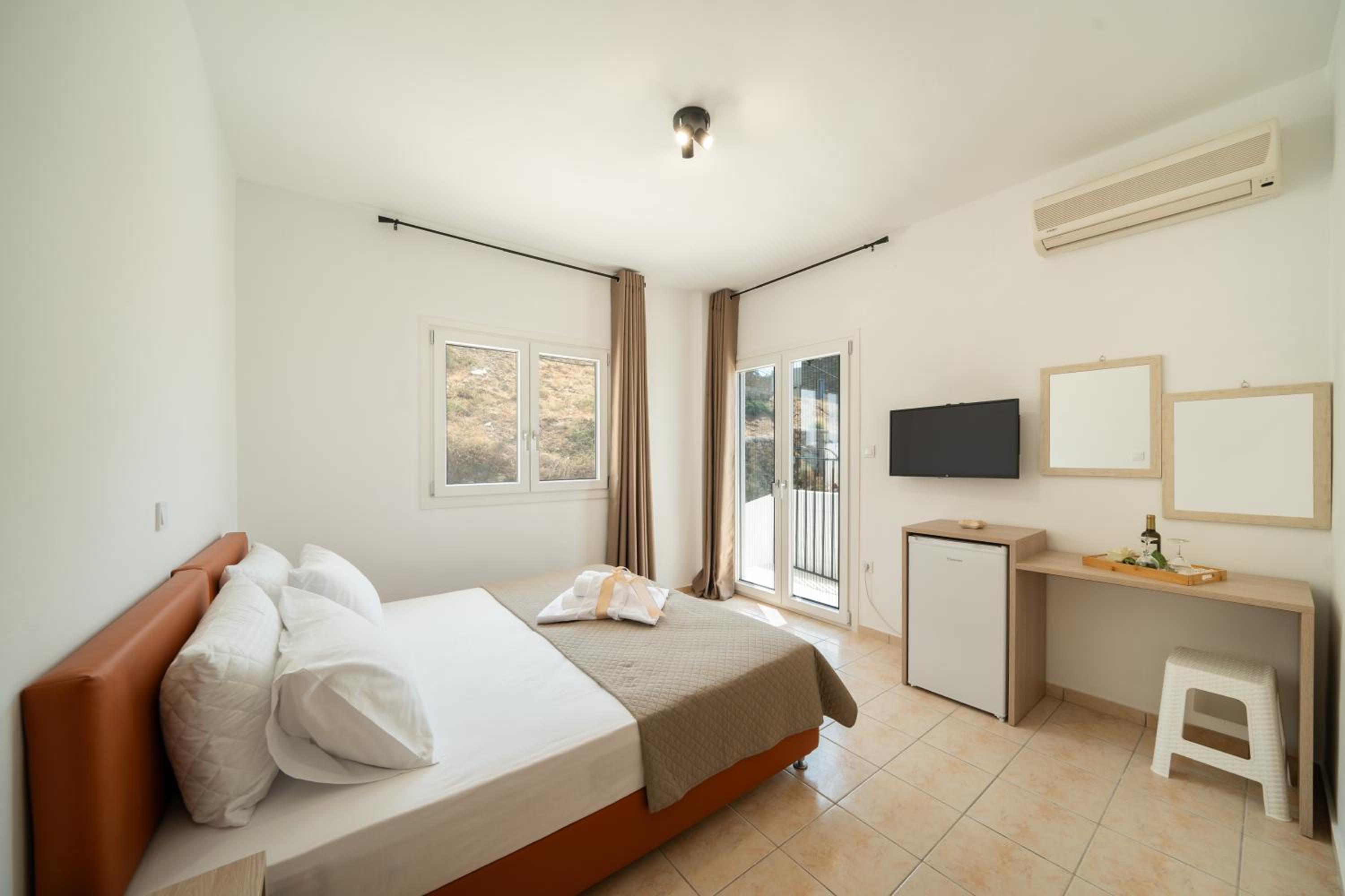 Double or Twin Room with Side Sea View