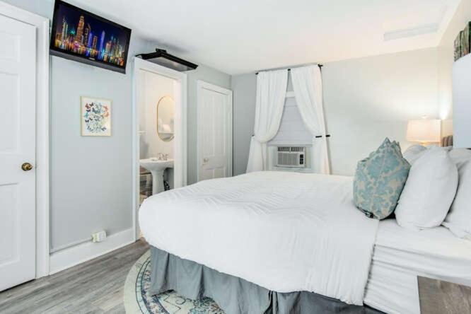 King Room with Balcony