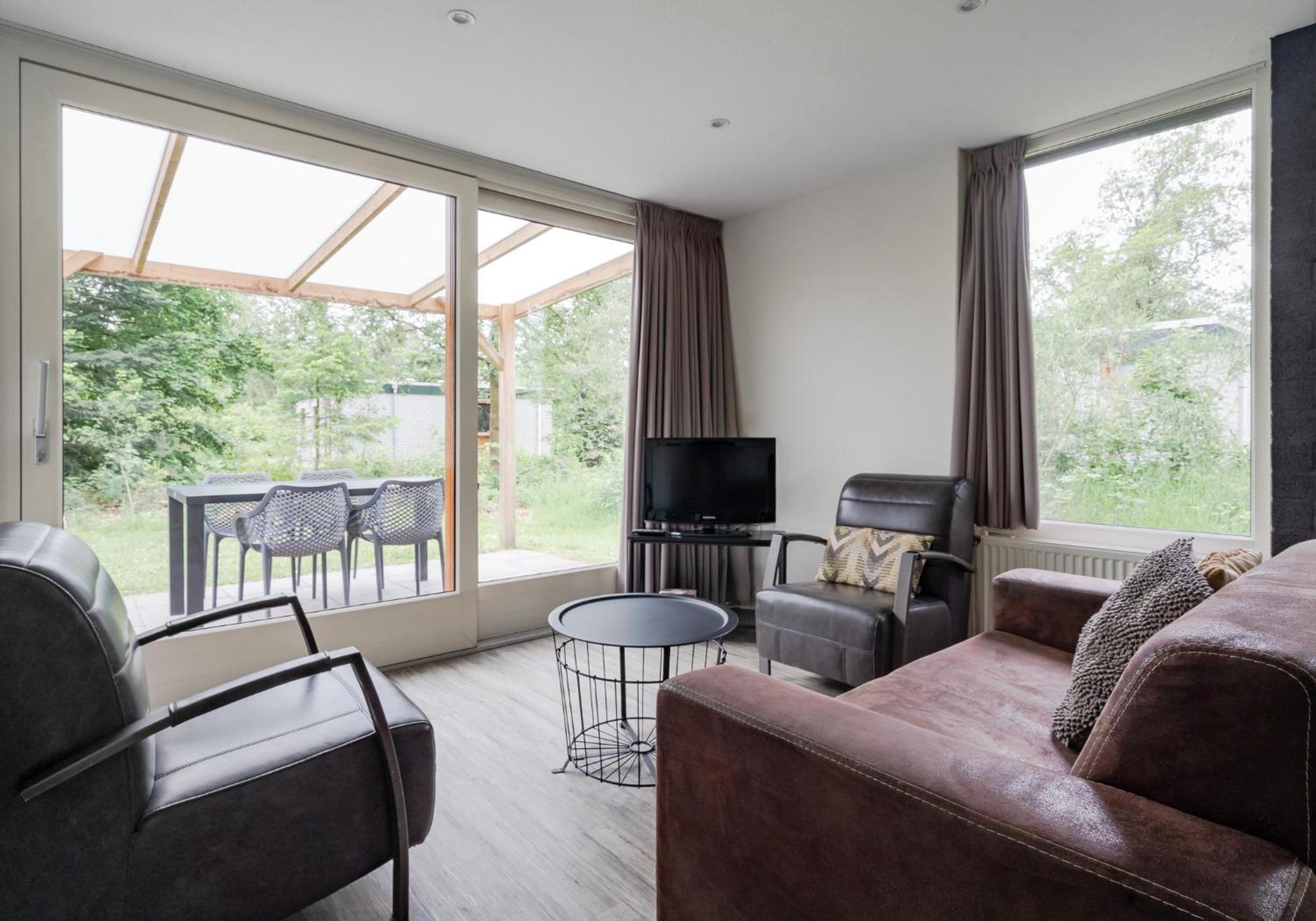 Bungalow (4 Adults)
