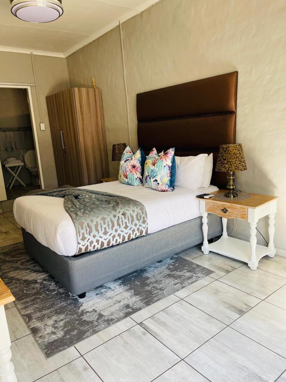 Standard Double Room - Photo 1