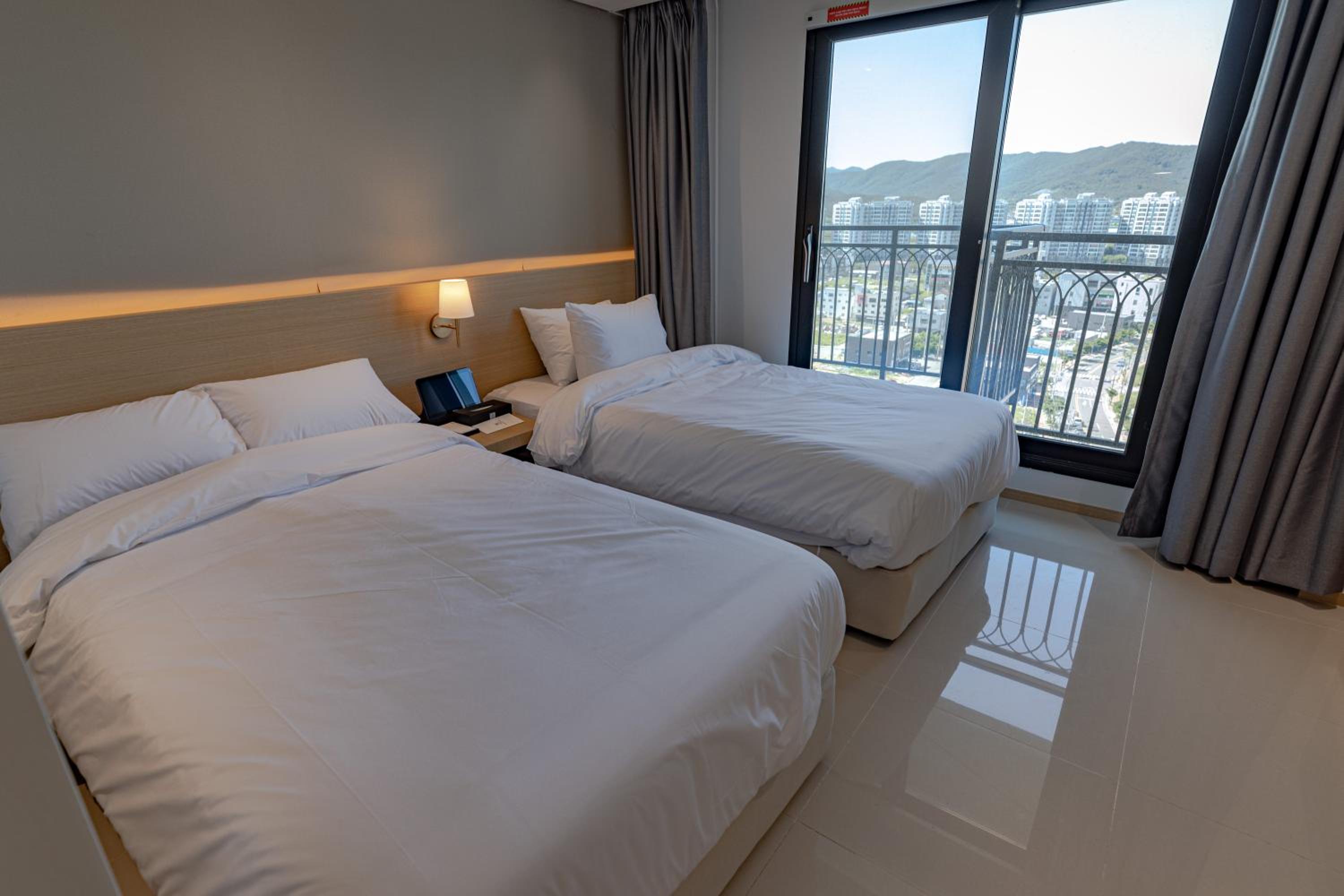Twin Room - Photo 1
