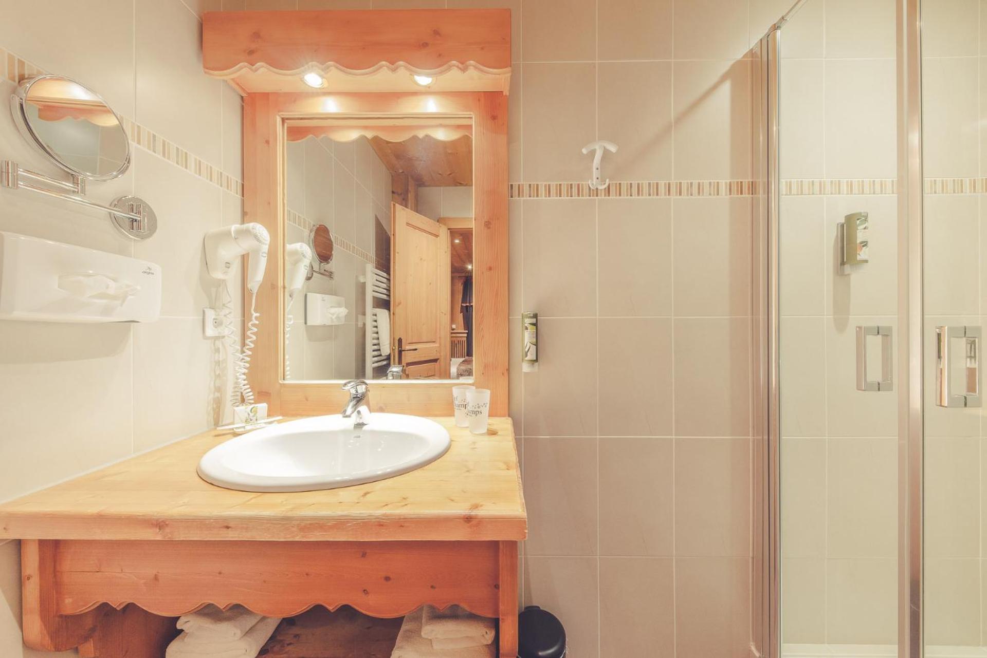 Comfort Triple Room with Shower photo 2