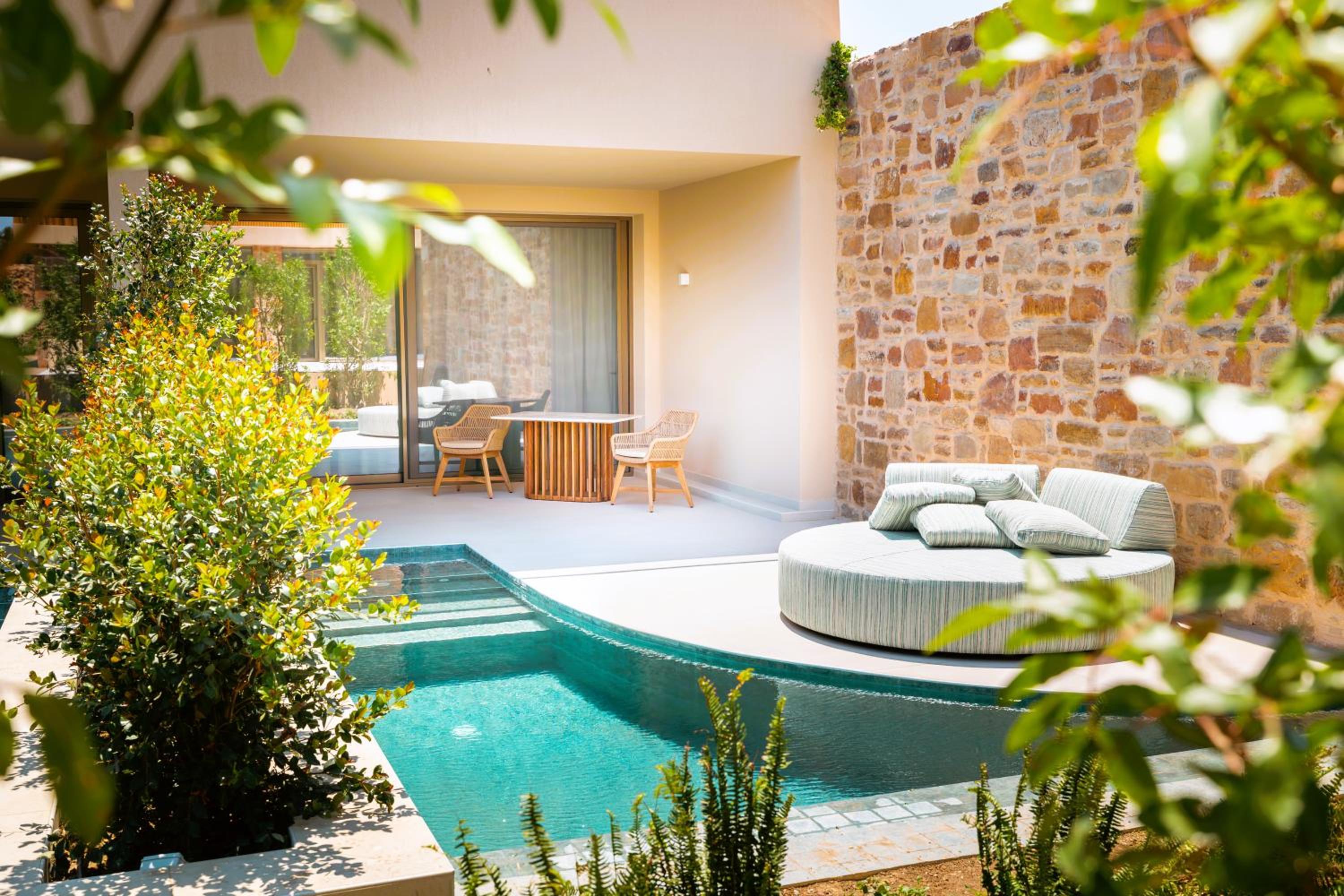 Suite with Private Pool - Photo 5