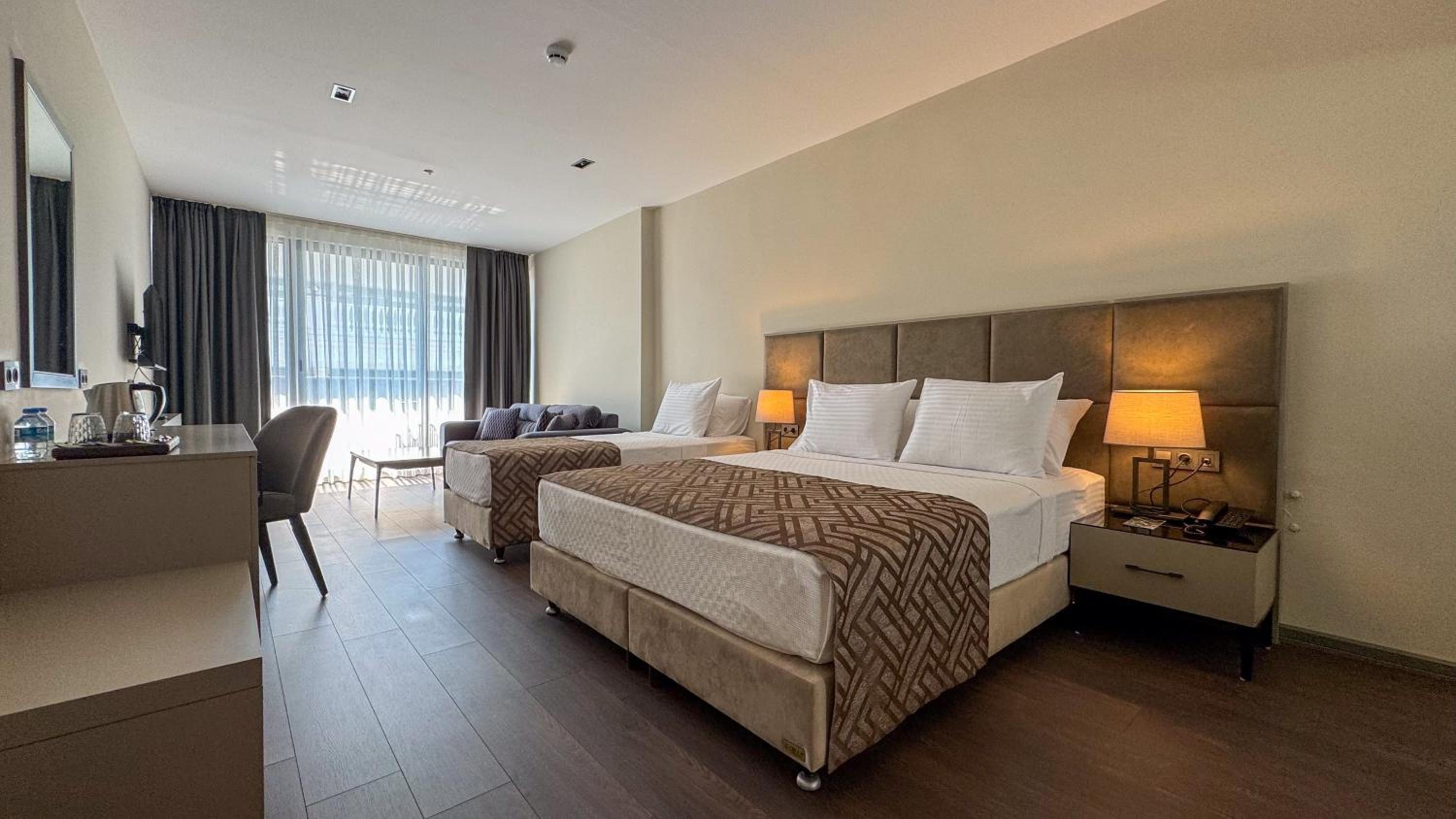 Standard Double or Twin Room photo 1