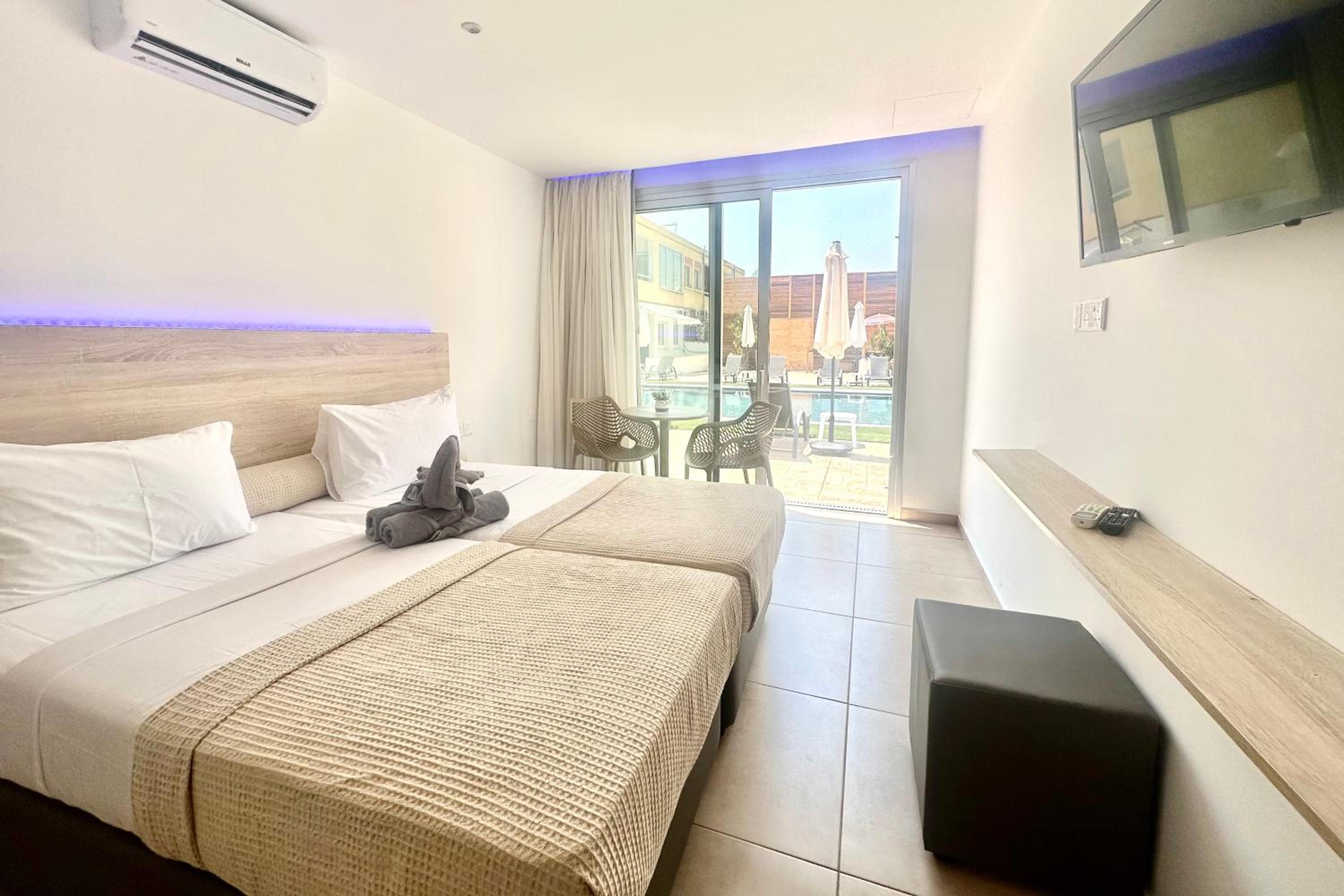 Superior Double or Twin Room with Terrace