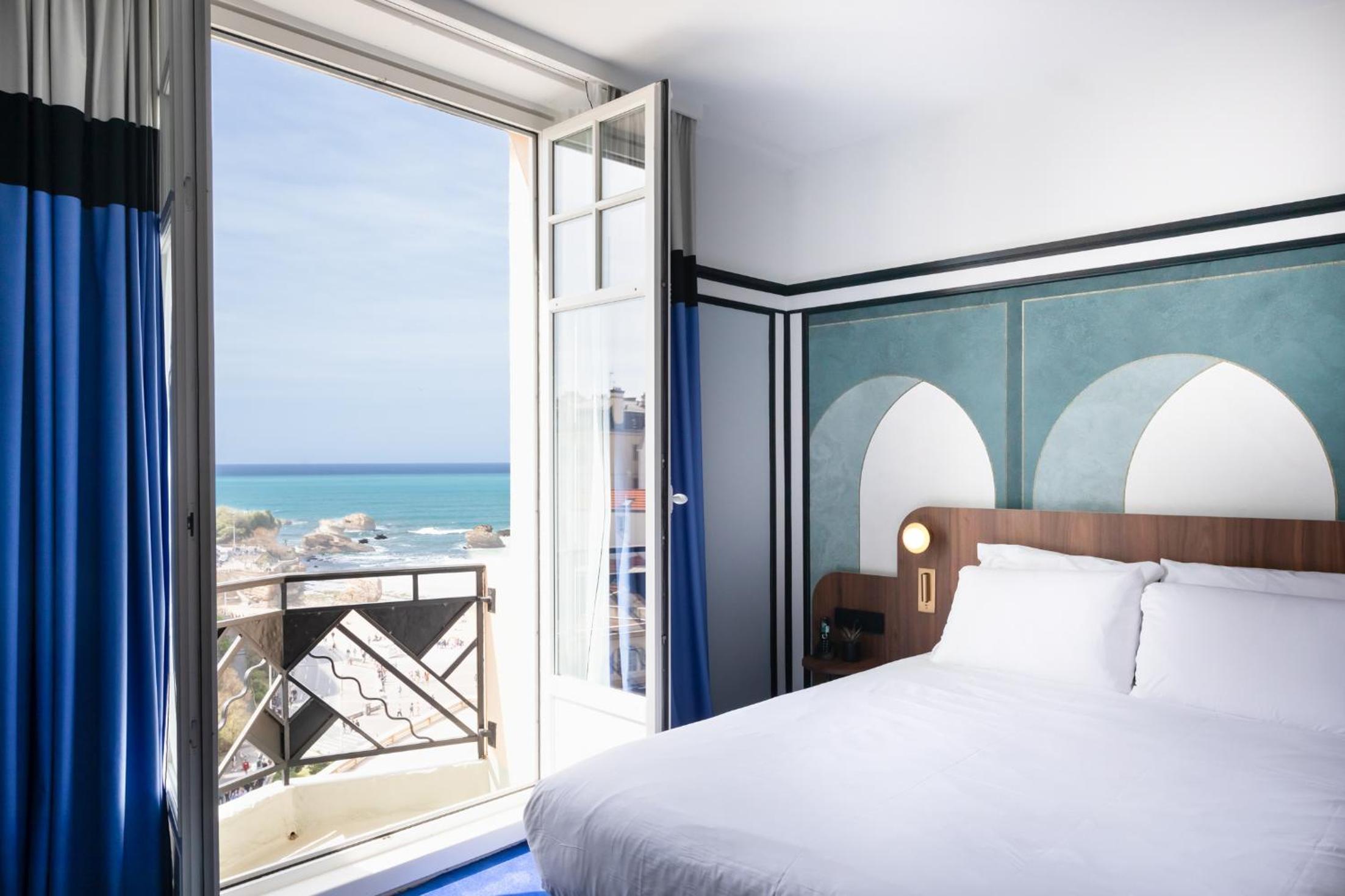 Deluxe Double Room with Ocean View - Photo 9