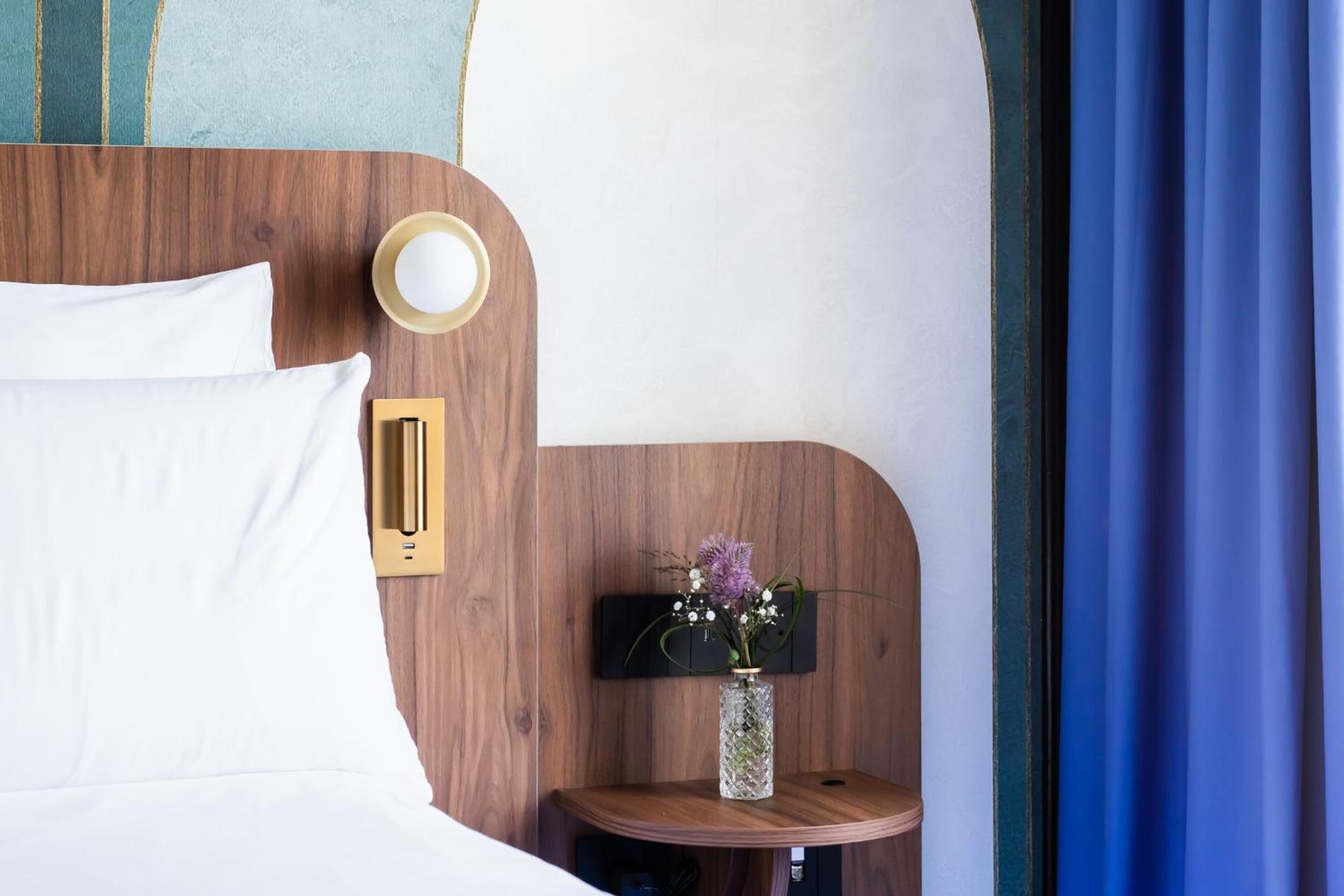 Deluxe Double Room with Ocean View - Photo 2