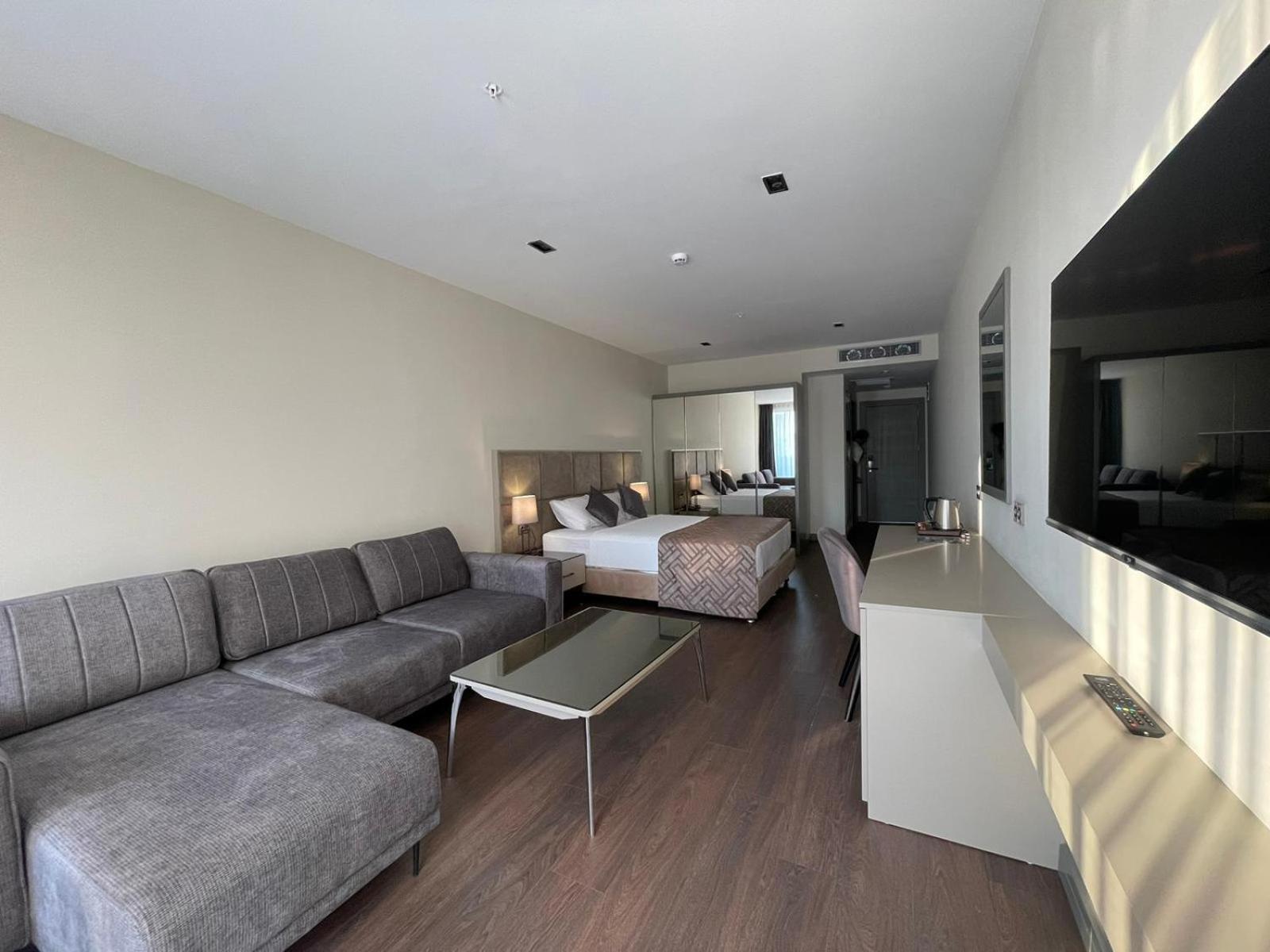 Standard Double or Twin Room photo 3