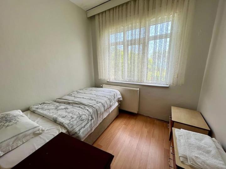 Two-Bedroom Apartment with Balcony and Sea View photo 3