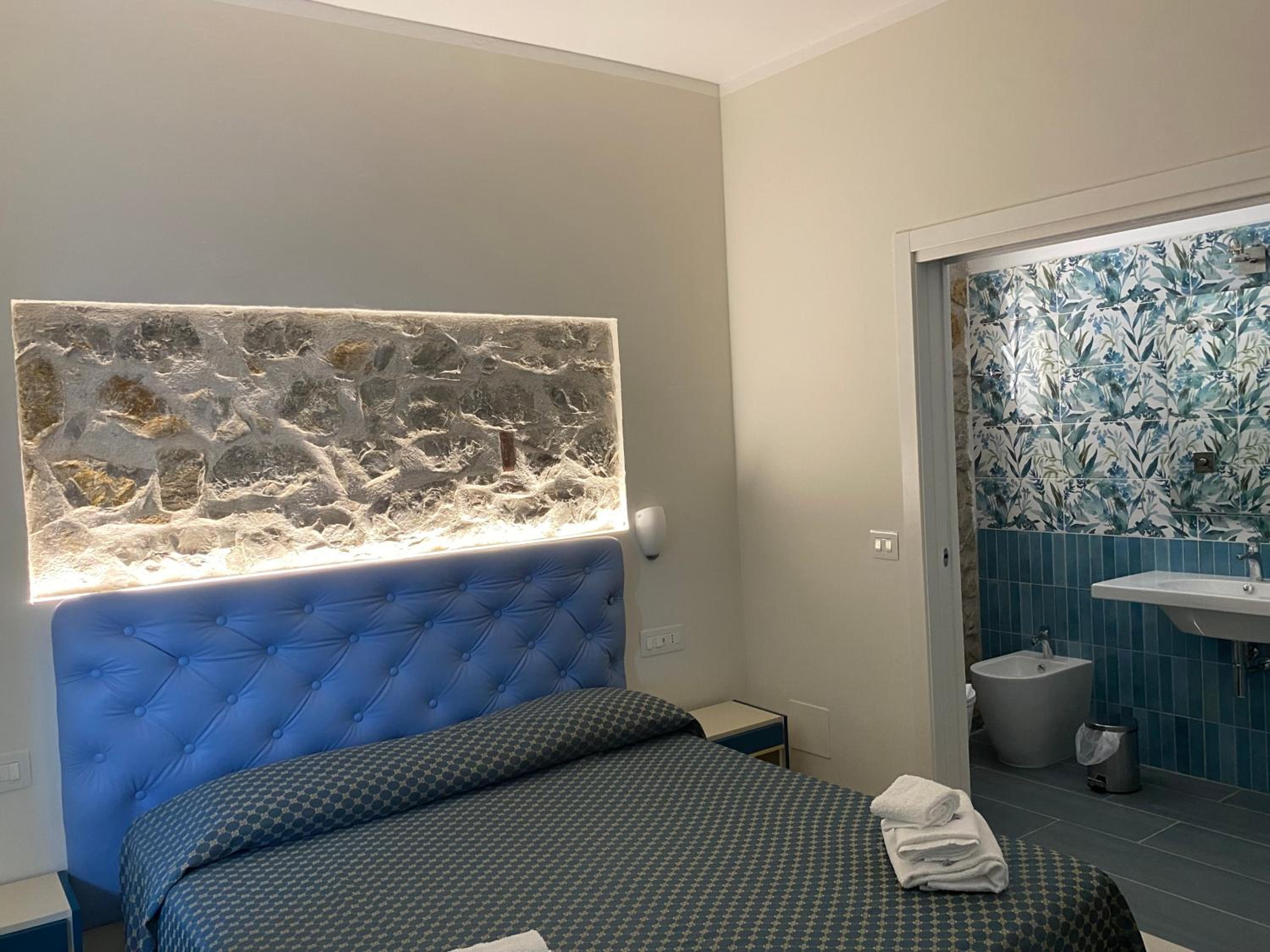 Double Room with Sea View photo 2