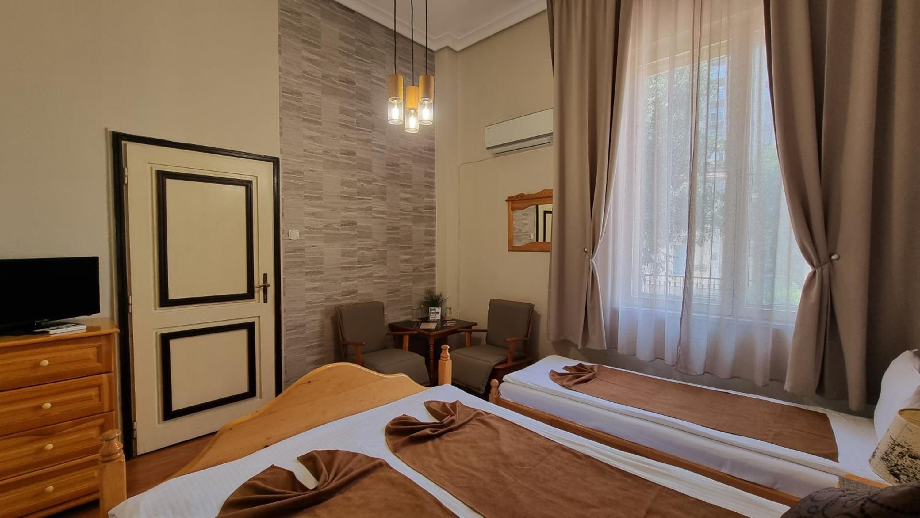 Standard Twin Room with Sofa photo 3