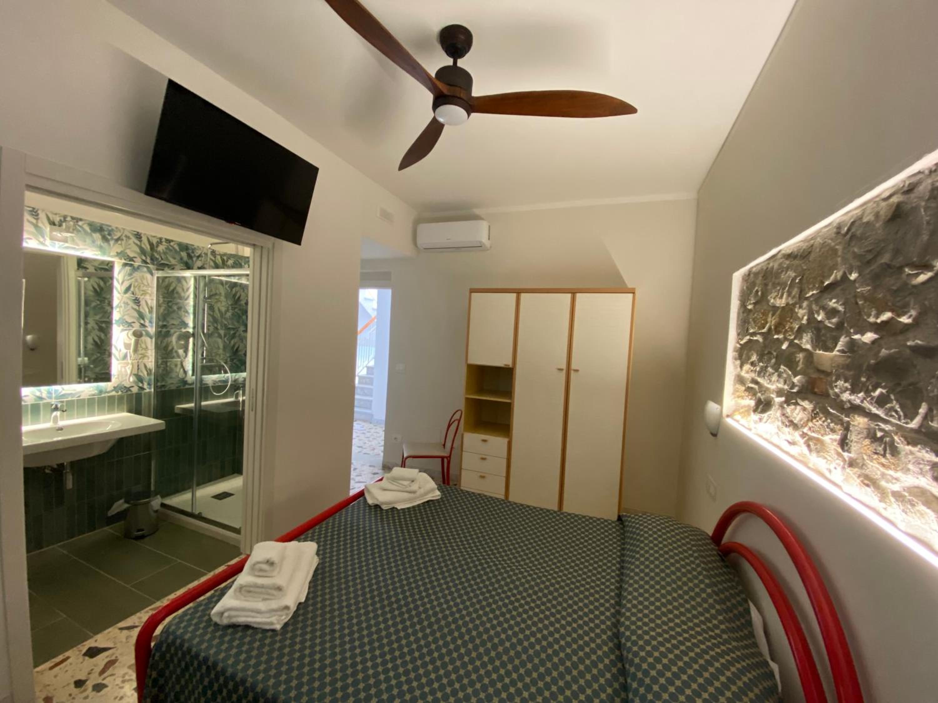 Double Room with Balcony photo 3