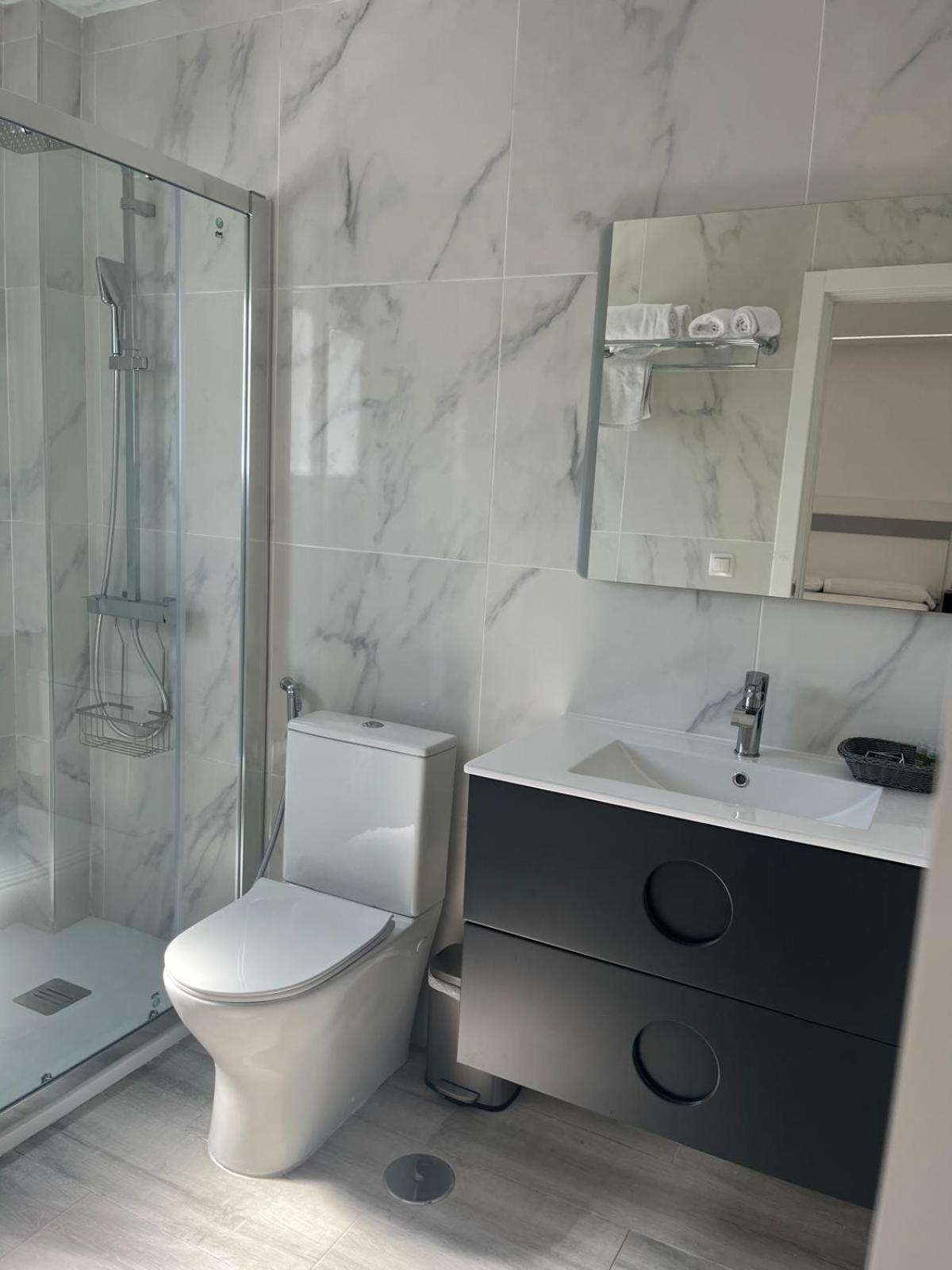 Double Room with Private Bathroom photo 3