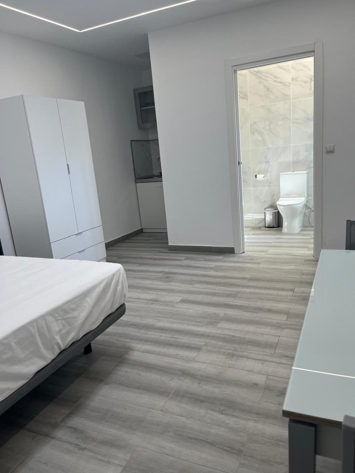 Double Room with Private Bathroom photo 2