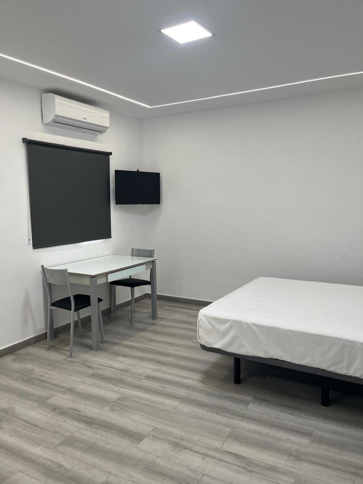 Double Room with Private Bathroom photo 3
