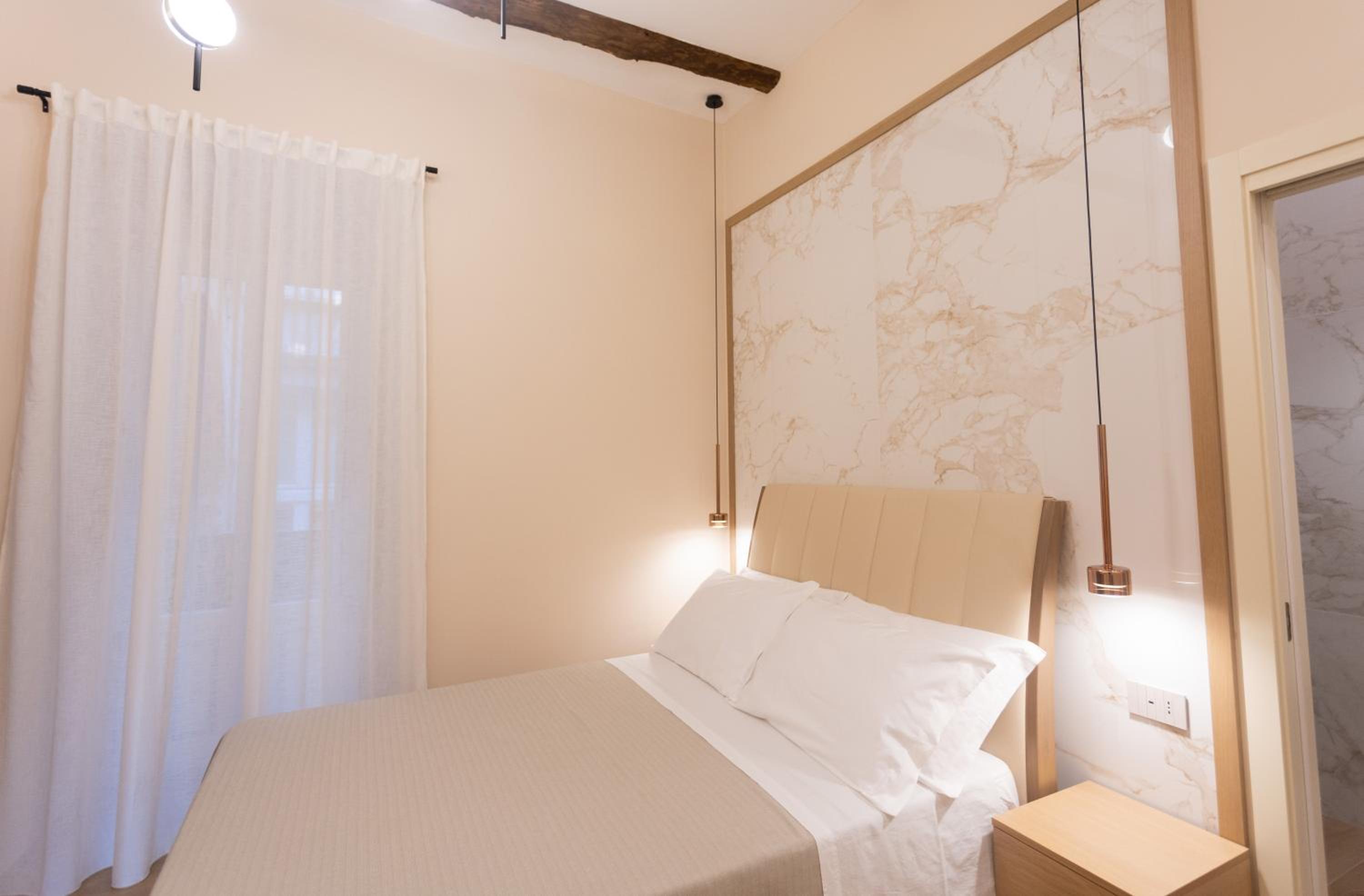 King Room with Balcony photo 2