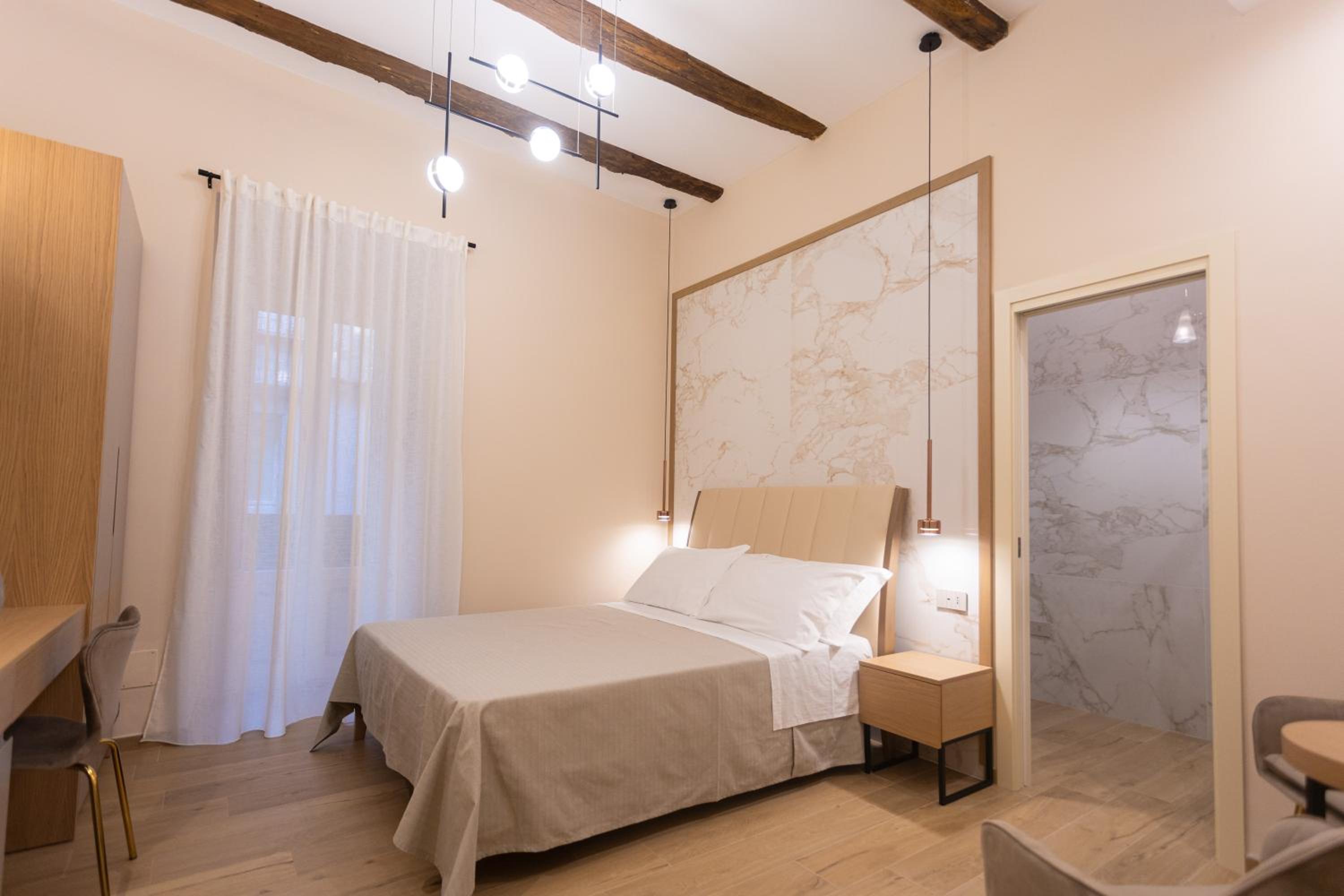 King Room with Balcony photo 1