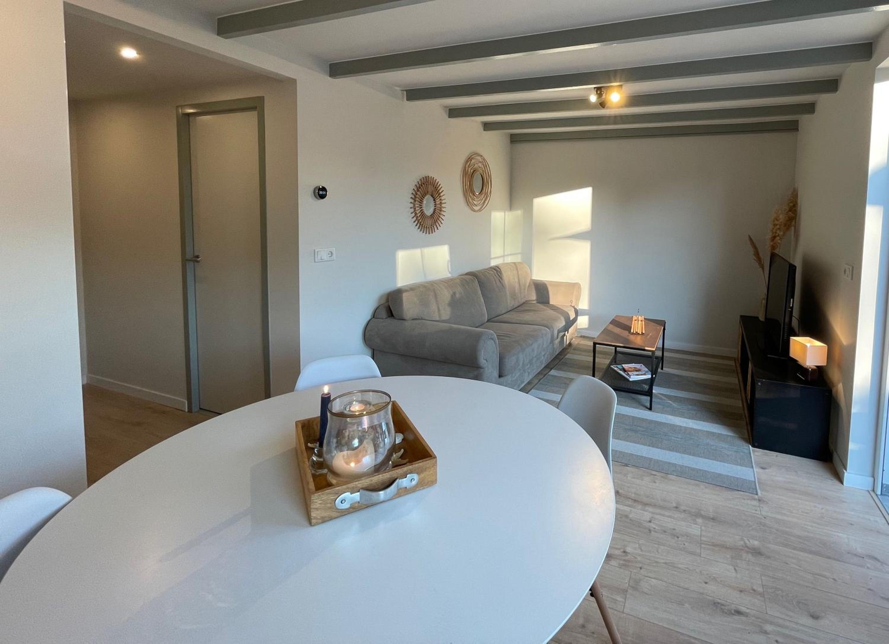 One-Bedroom House photo 1
