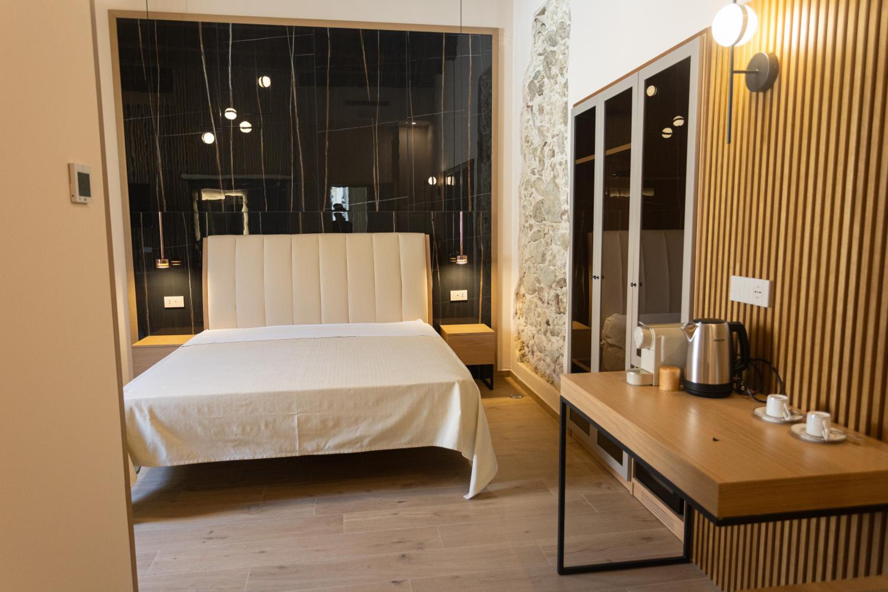 Superior King Room photo 2