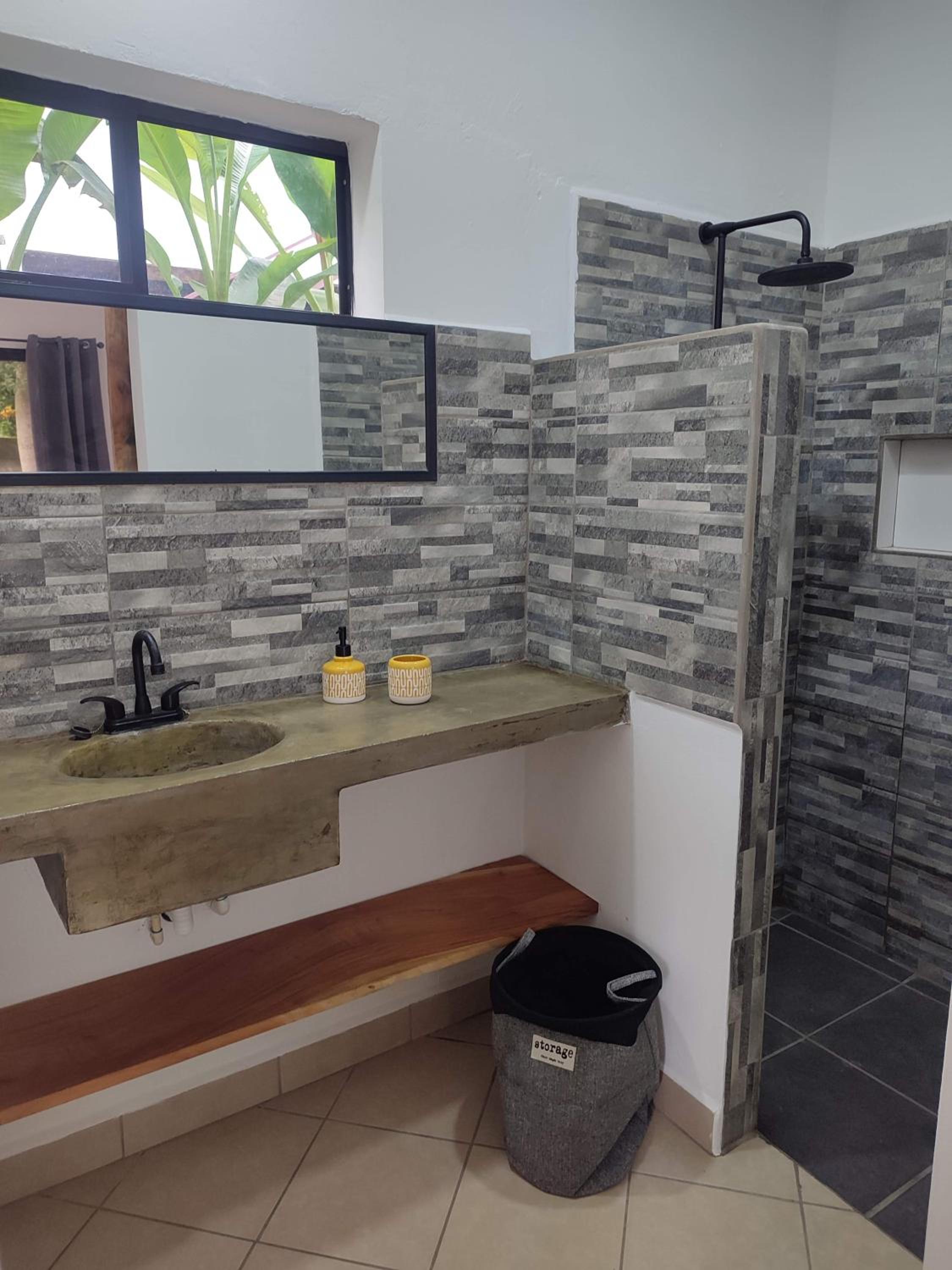 Deluxe Double Room with Shower photo 2