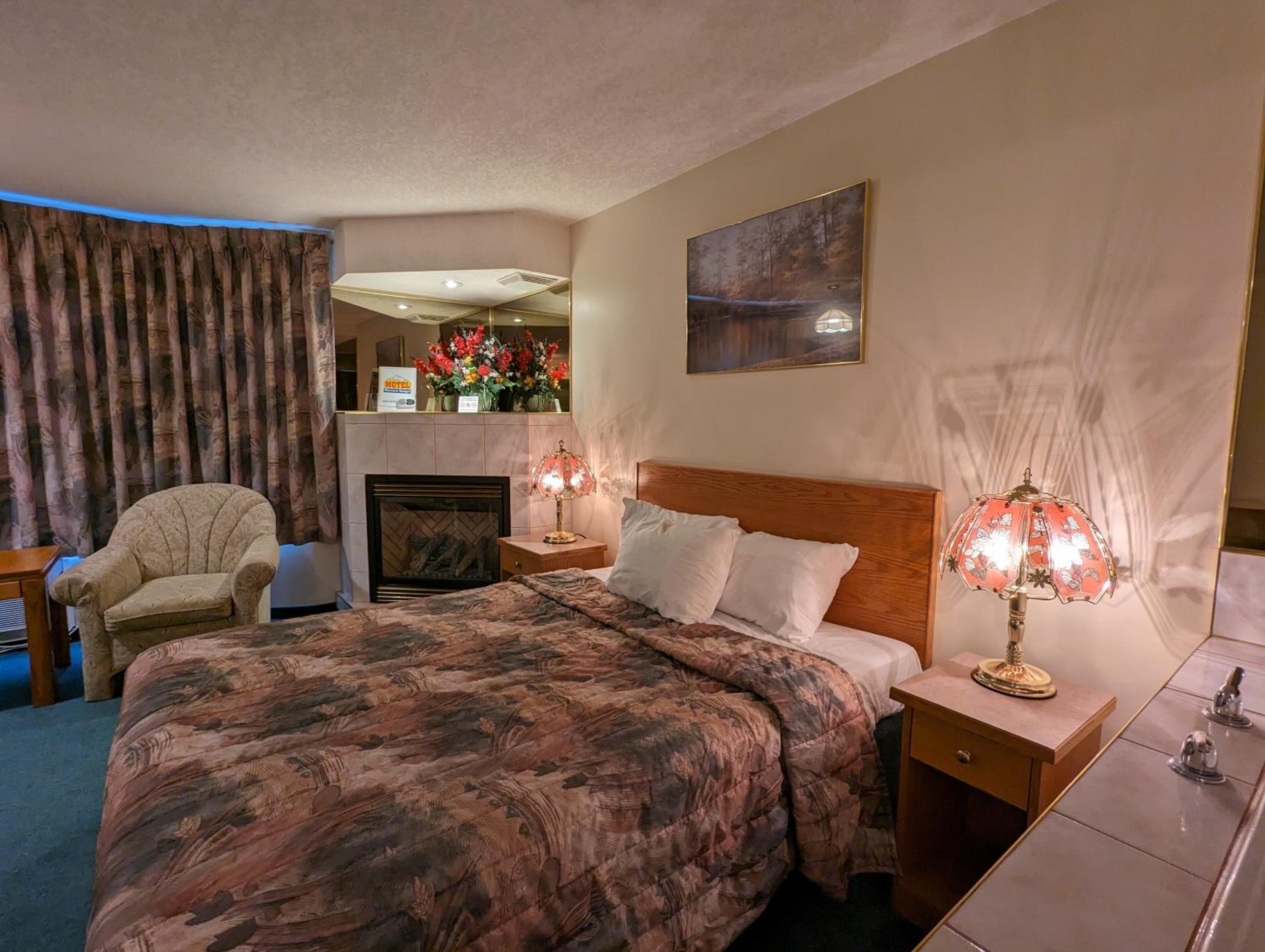 Studio with Spa Bath - Photo 1