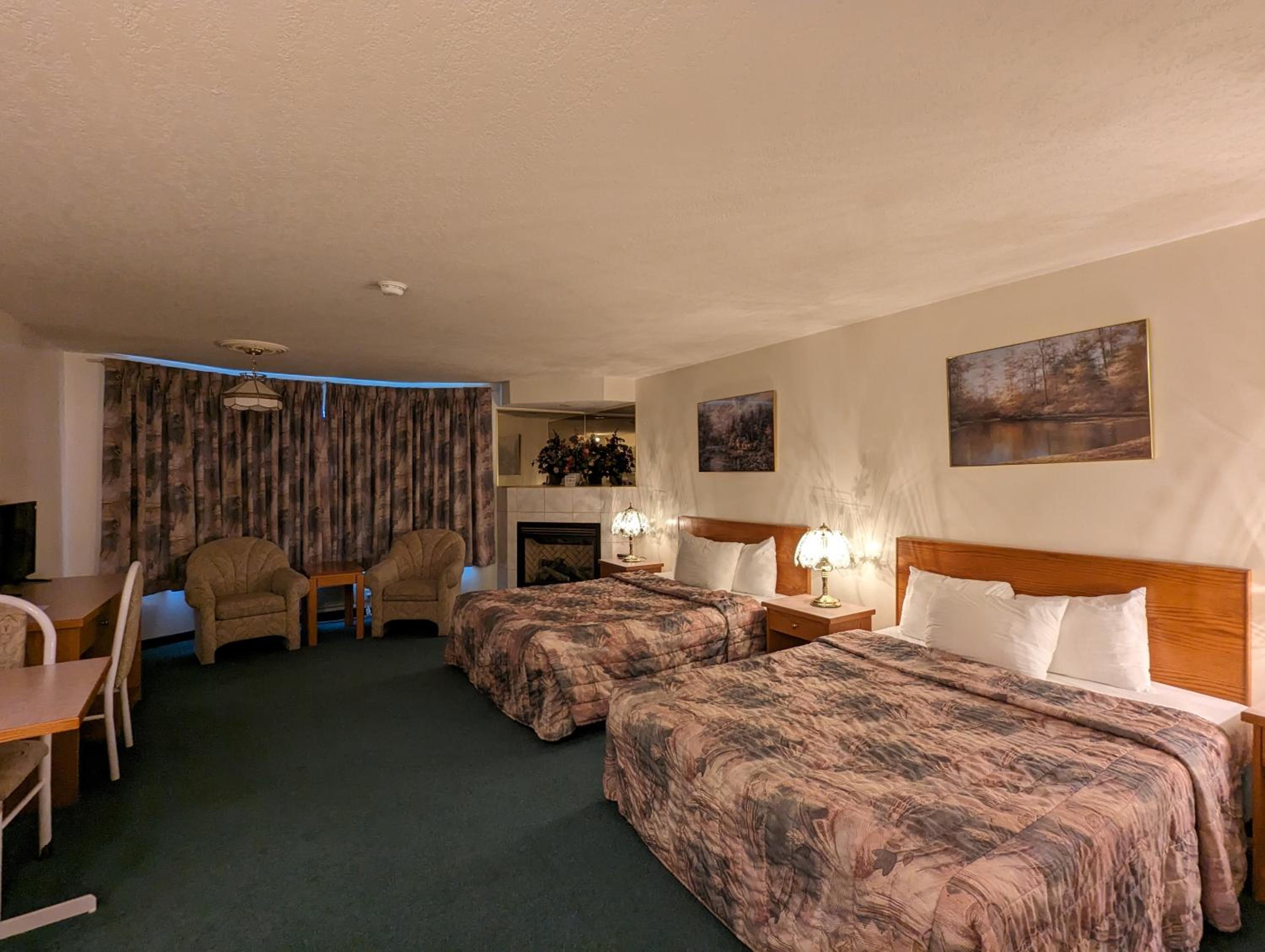 Large Double Room - Photo 7