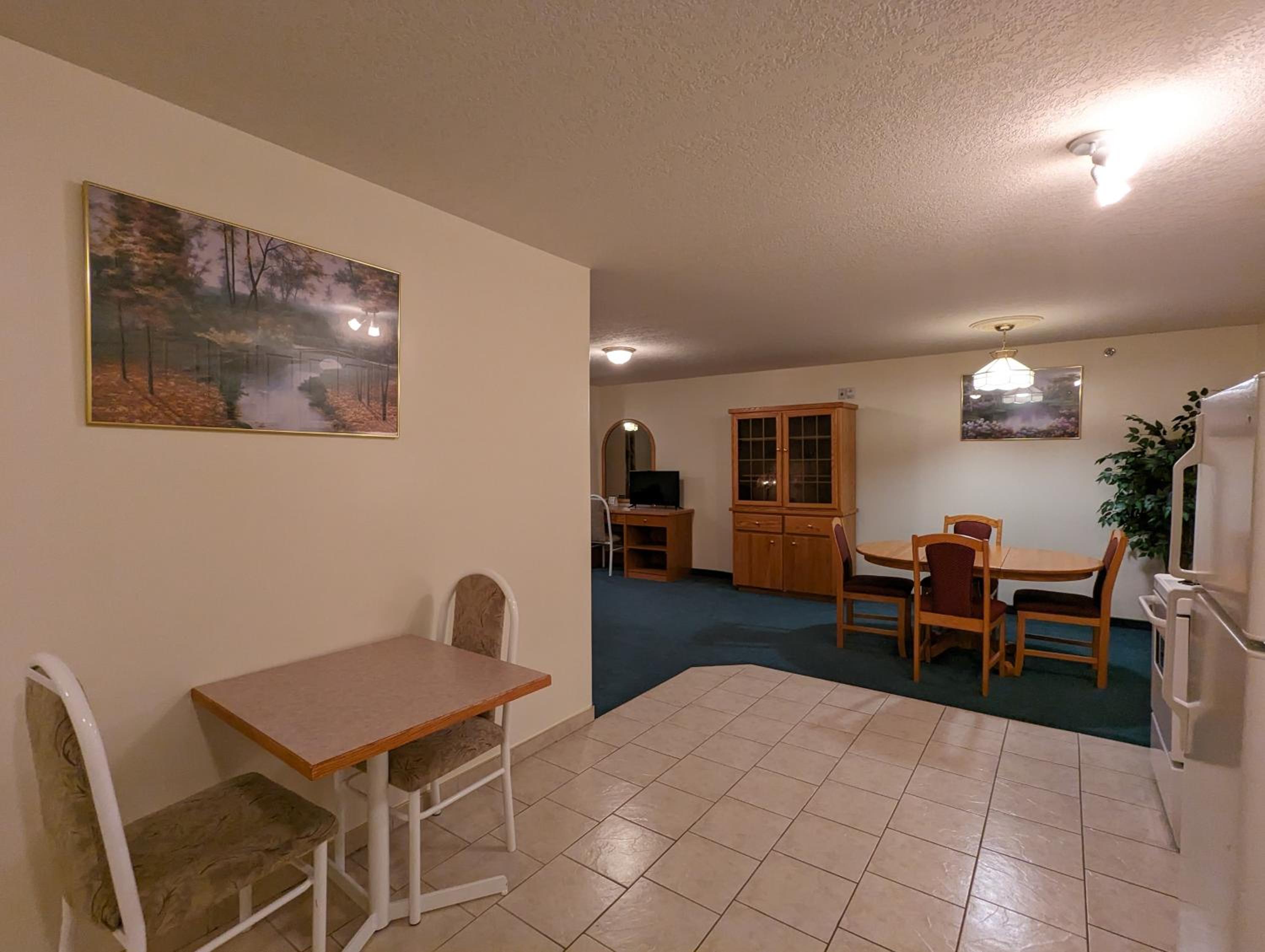 Two-Bedroom Suite - Photo 12