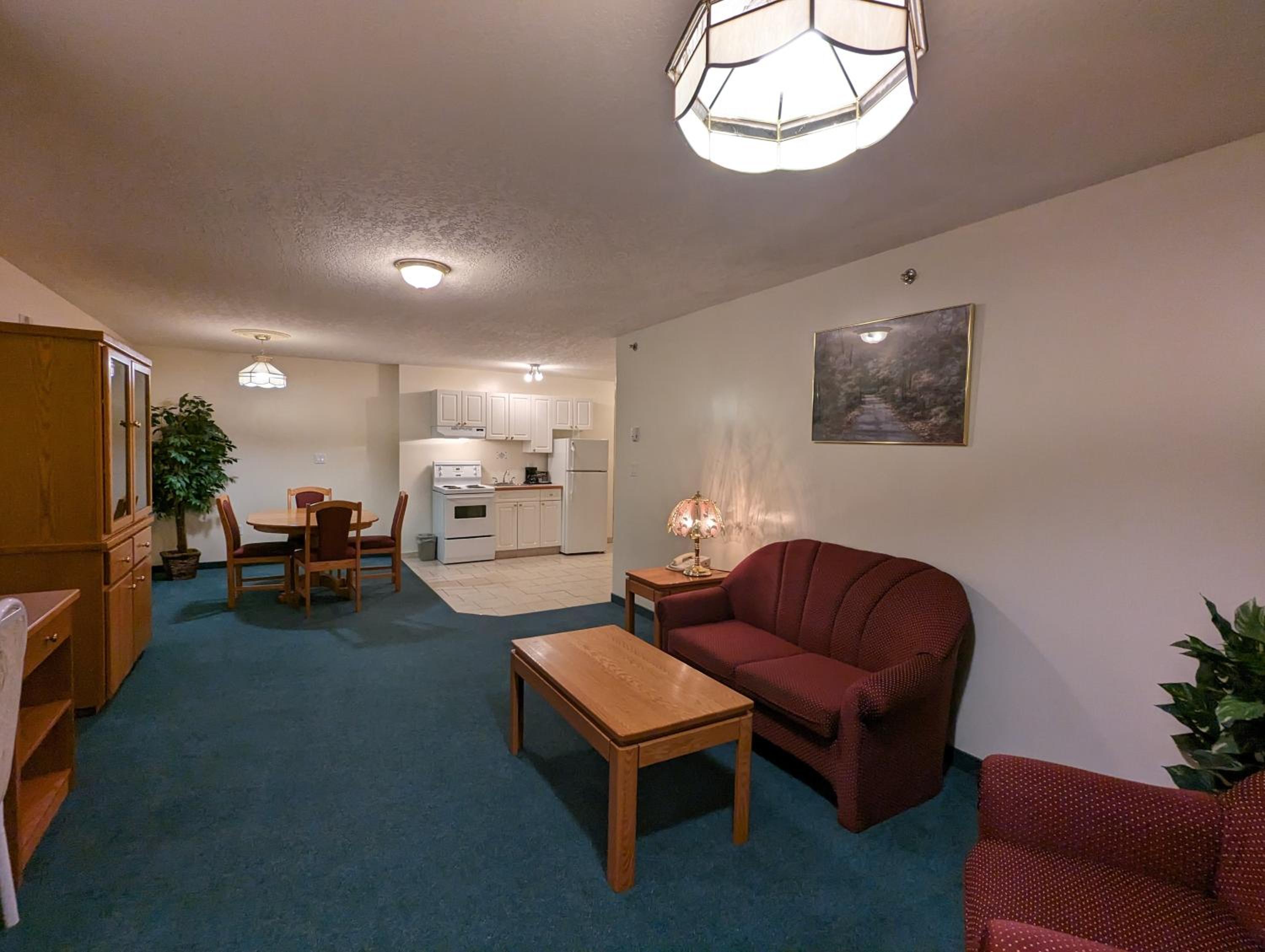 Two-Bedroom Suite - Photo 4