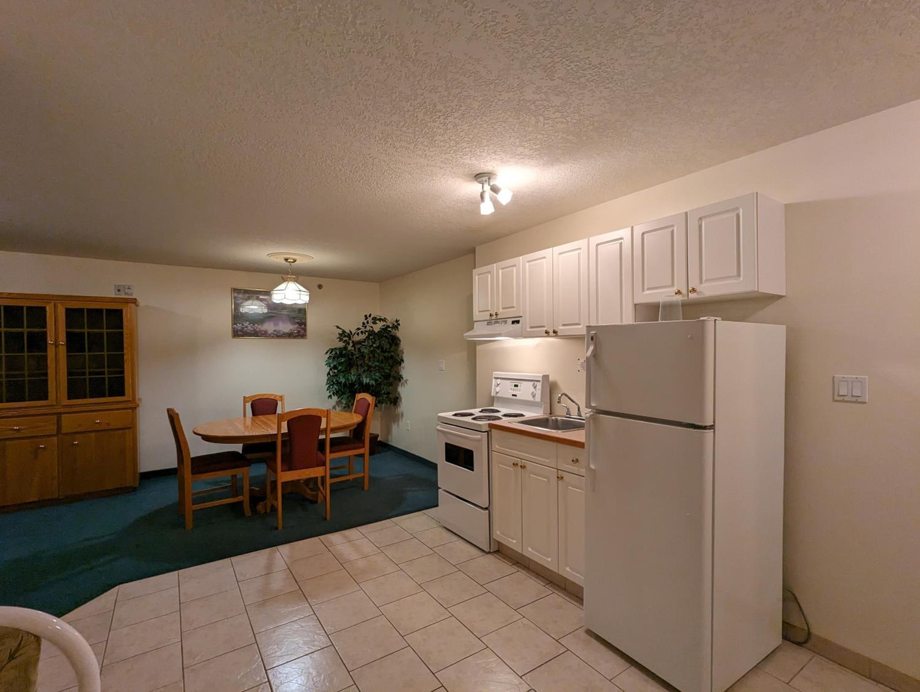 Two-Bedroom Suite - Photo 6