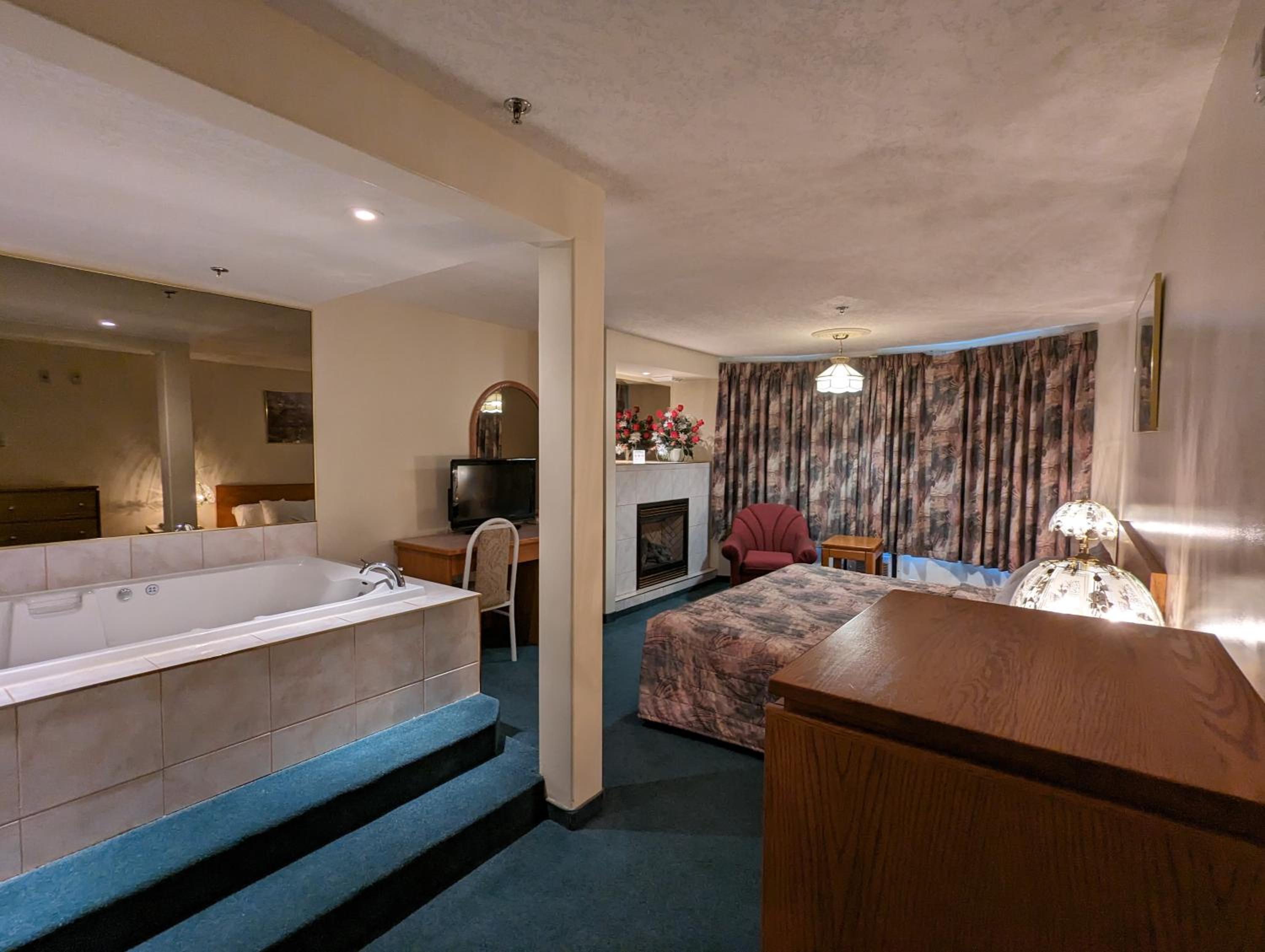 Studio with Spa Bath - Photo 4