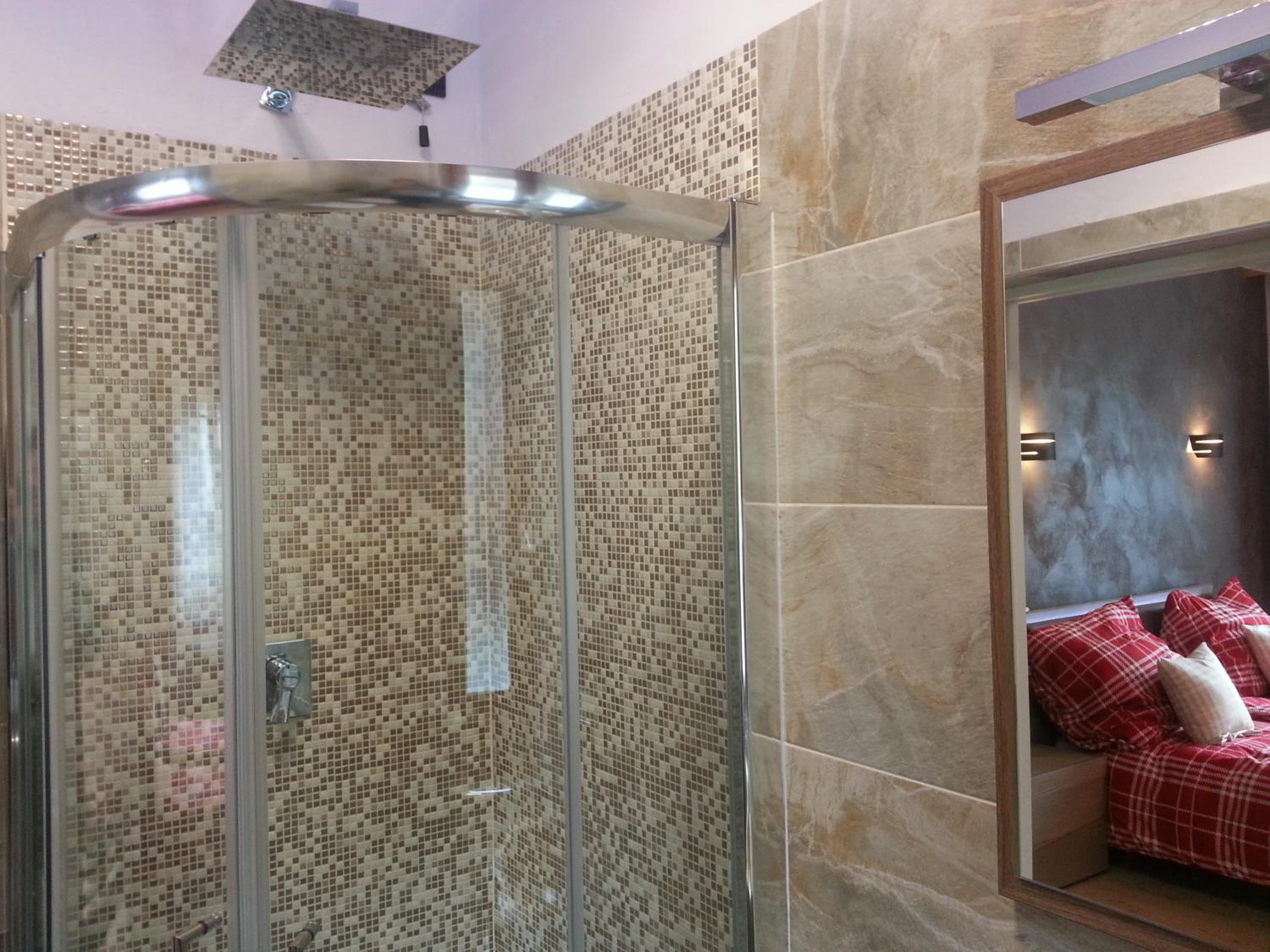 Double or Twin Room - Photo 8