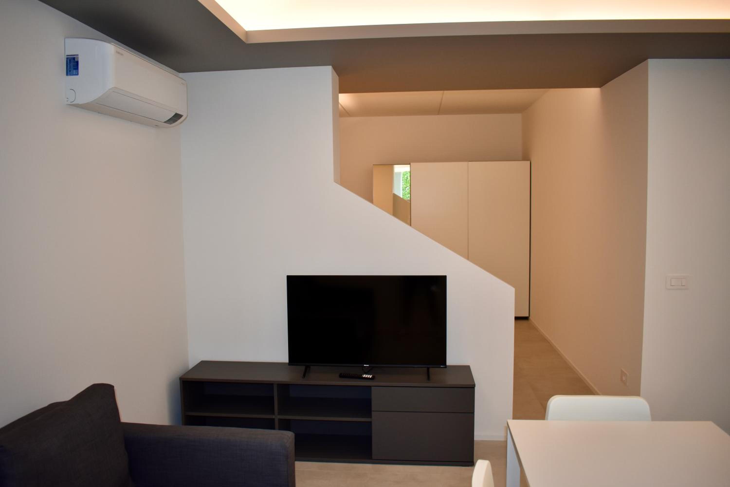 One-Bedroom Apartment photo 3