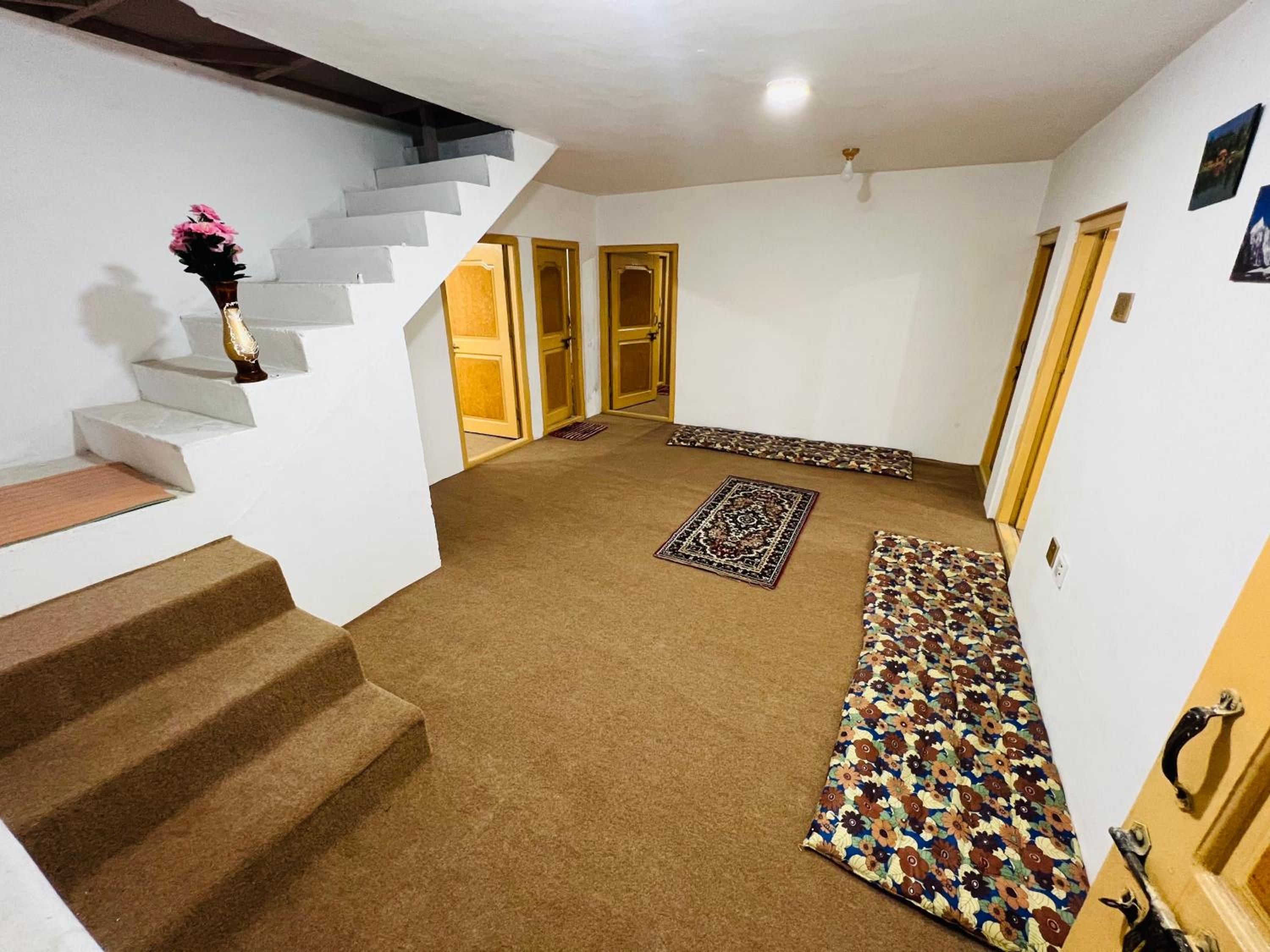 Three-Bedroom Apartment with Mountain View