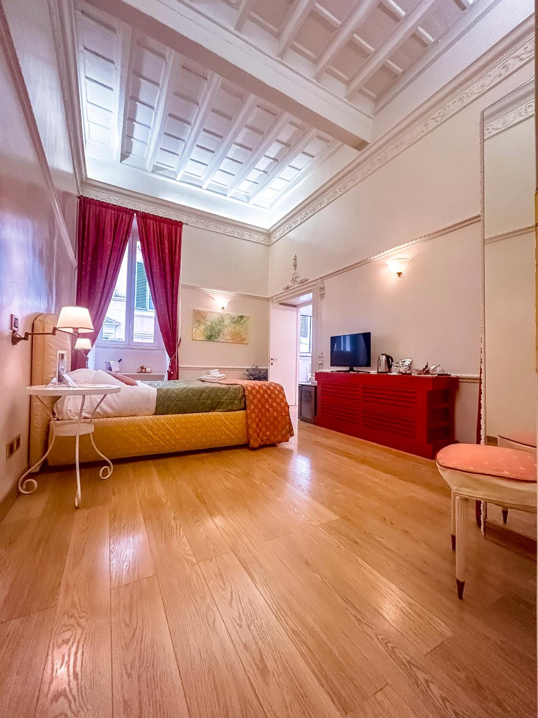 Superior King Room photo 3