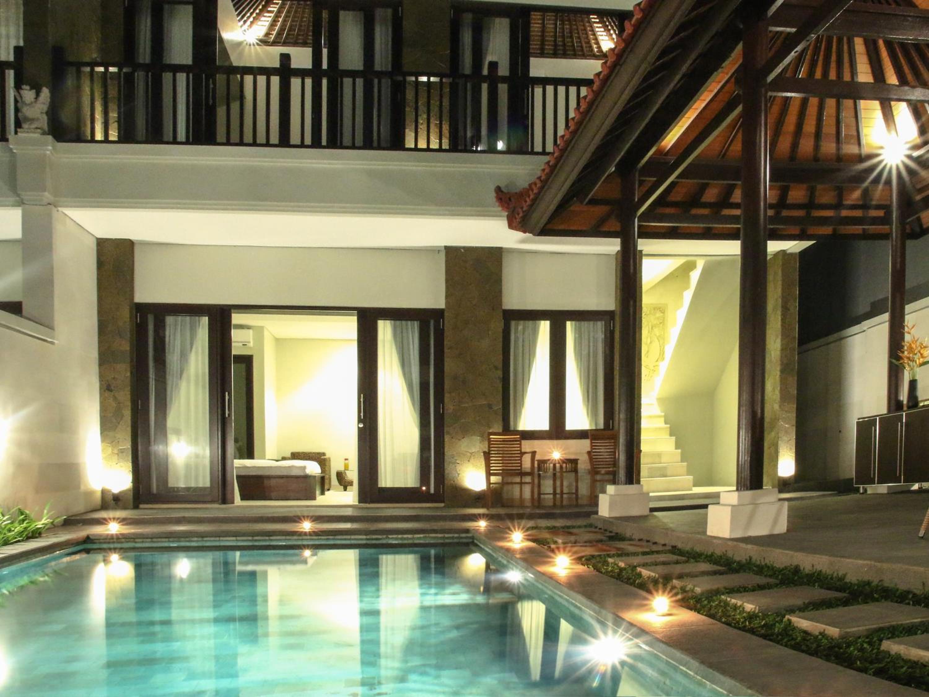 Junior Suite with Pool View - Photo 4