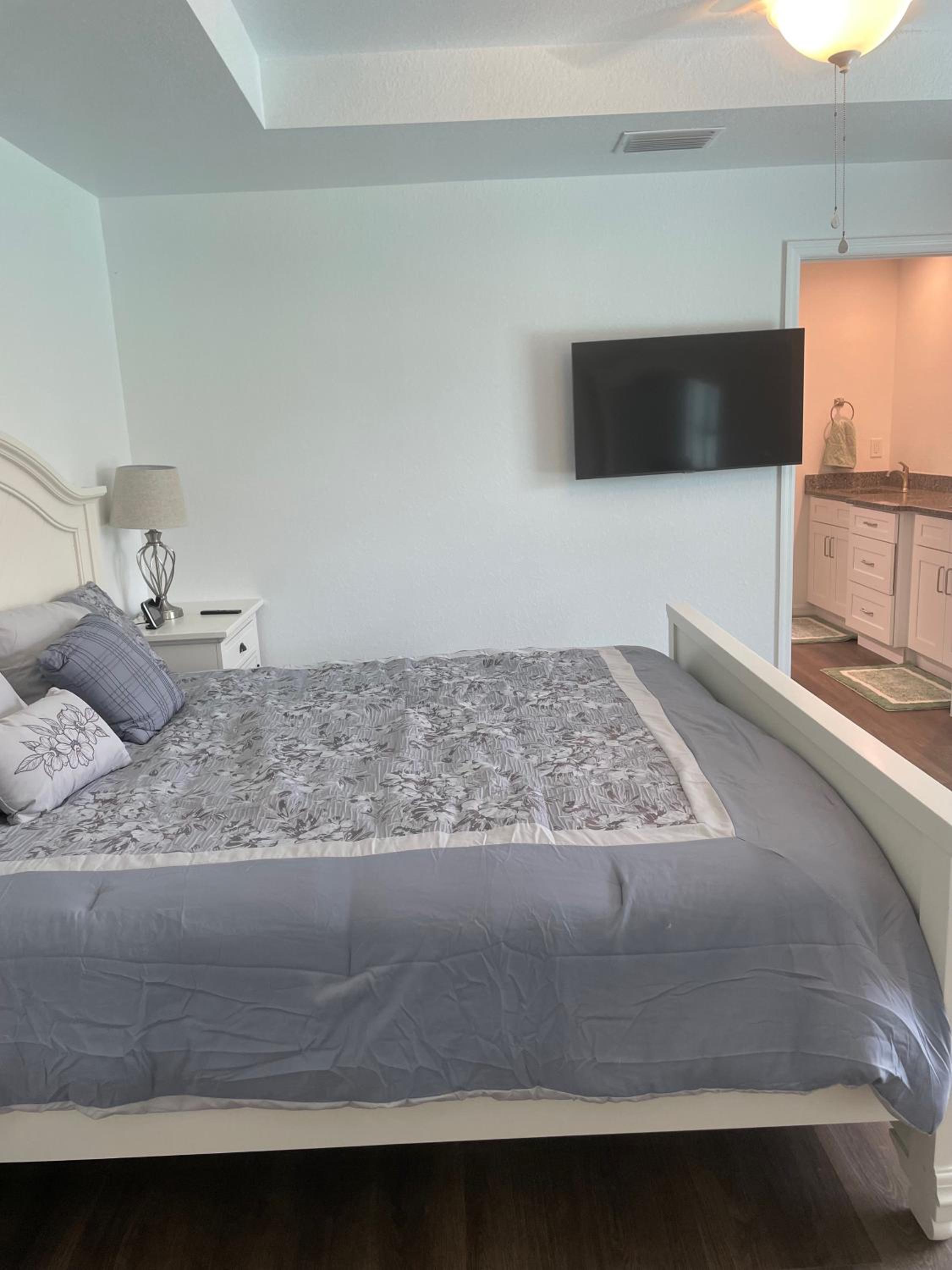 Three-Bedroom House photo 2