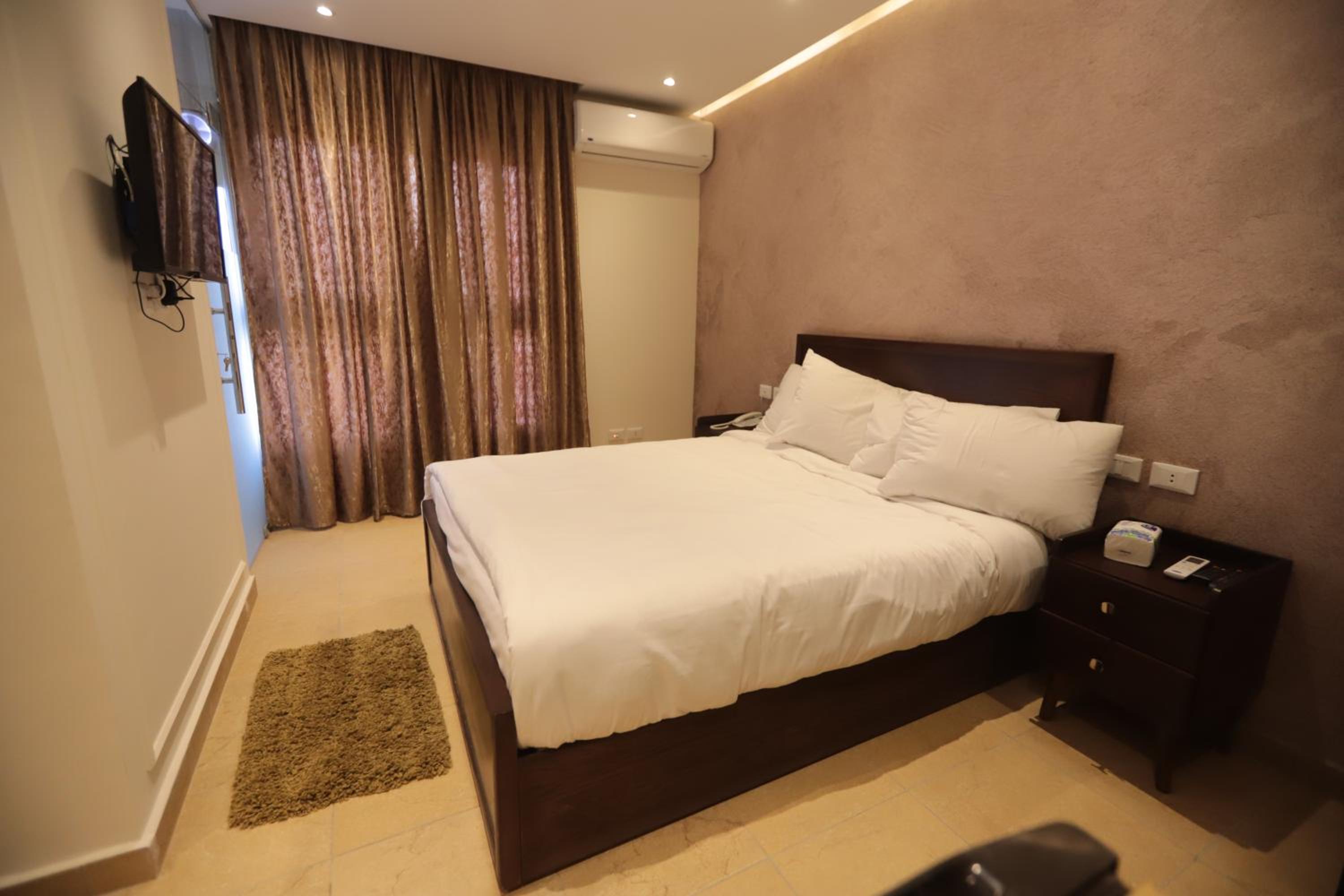 King Room with Mountain View