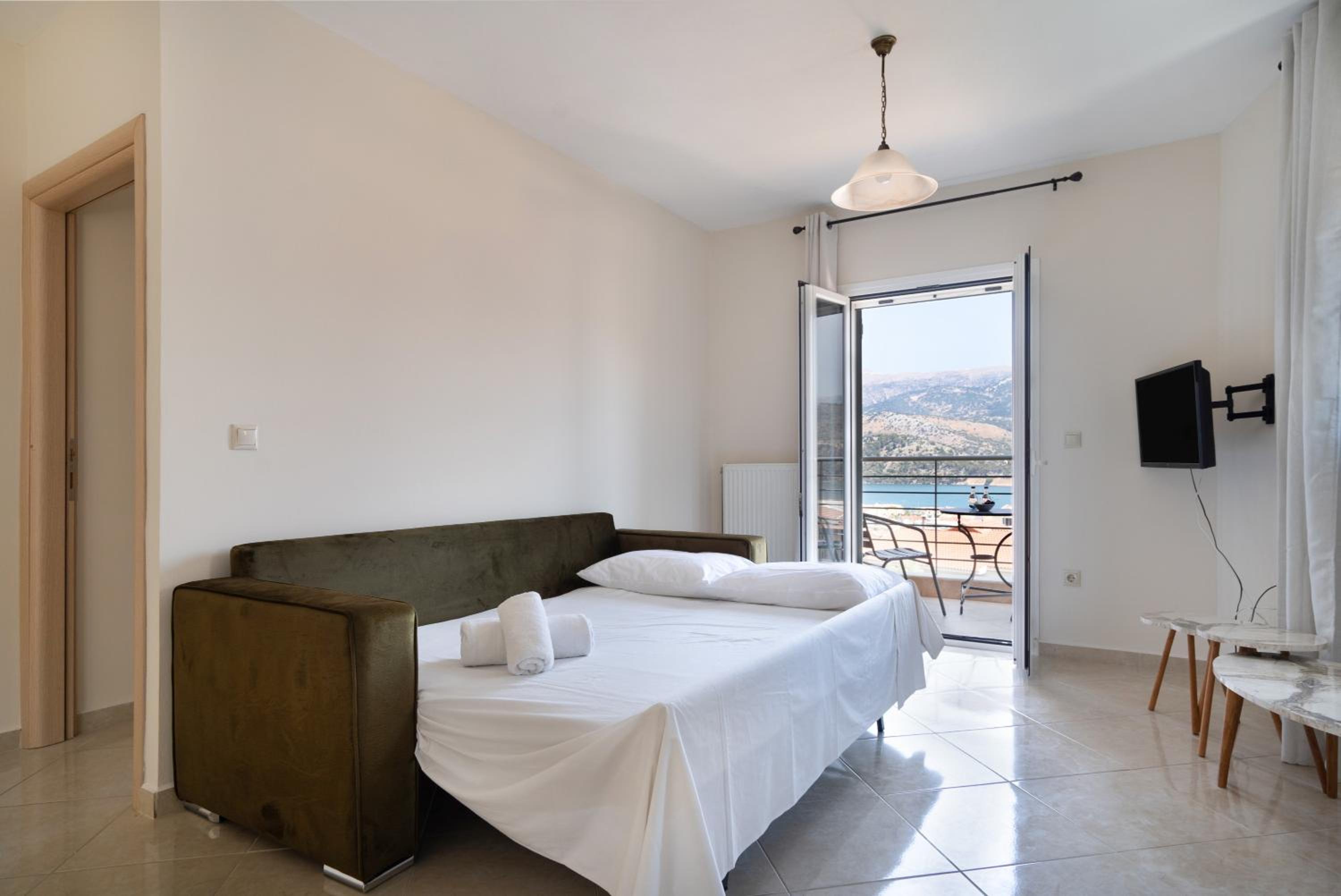 Superior One-Bedroom Apartment With Balcony