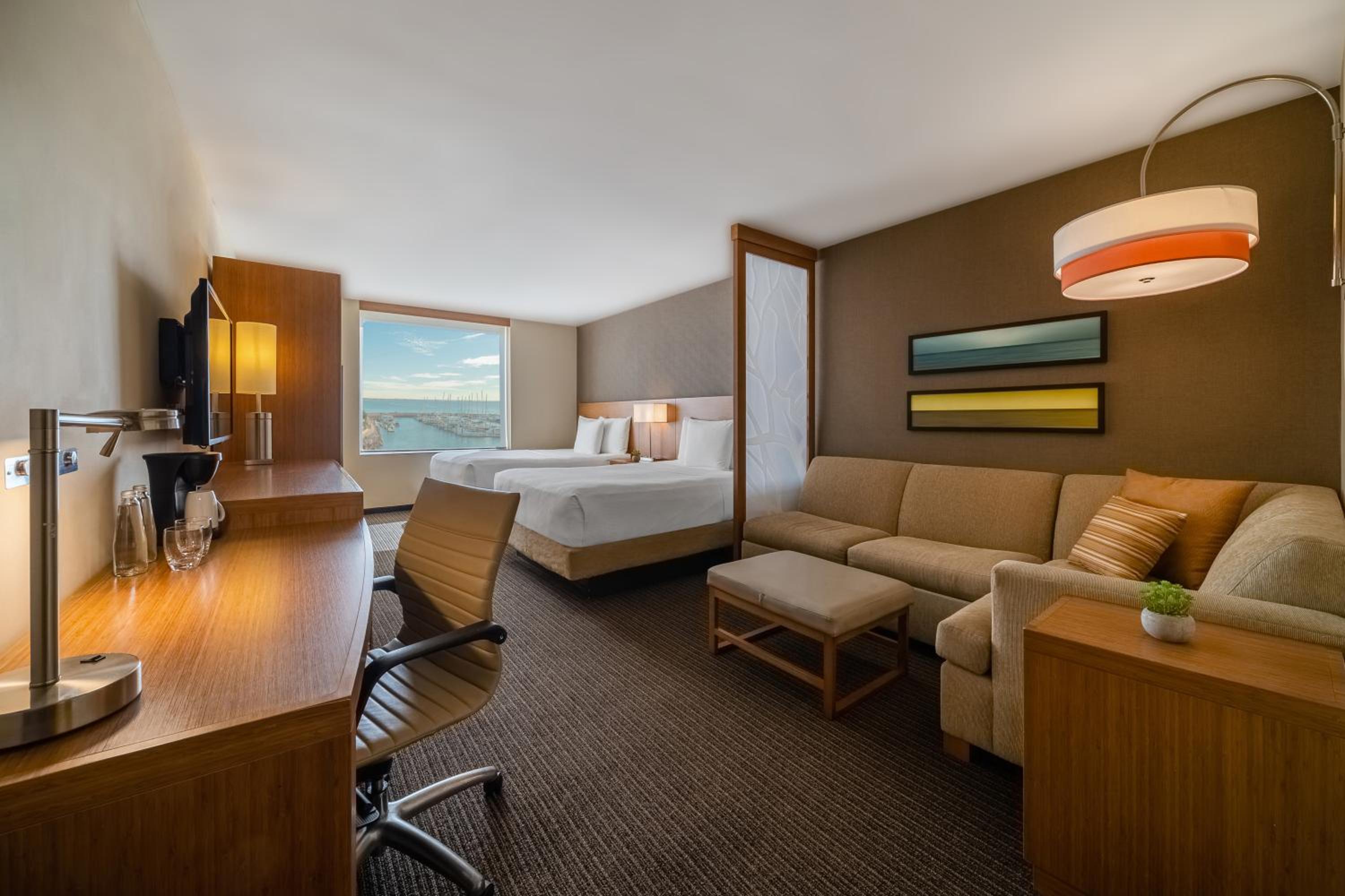 Standard Queen Room with Two Queen Beds with Sofa Bed and Marina View