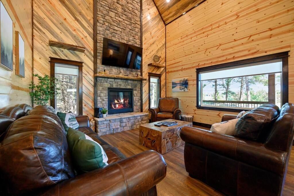 Three-Bedroom Villa photo 3